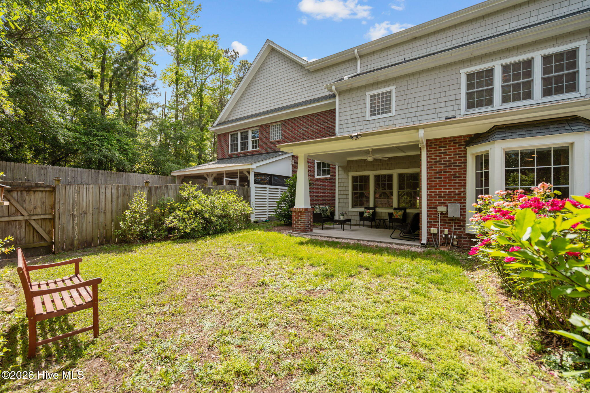 100563251 | Photo 40