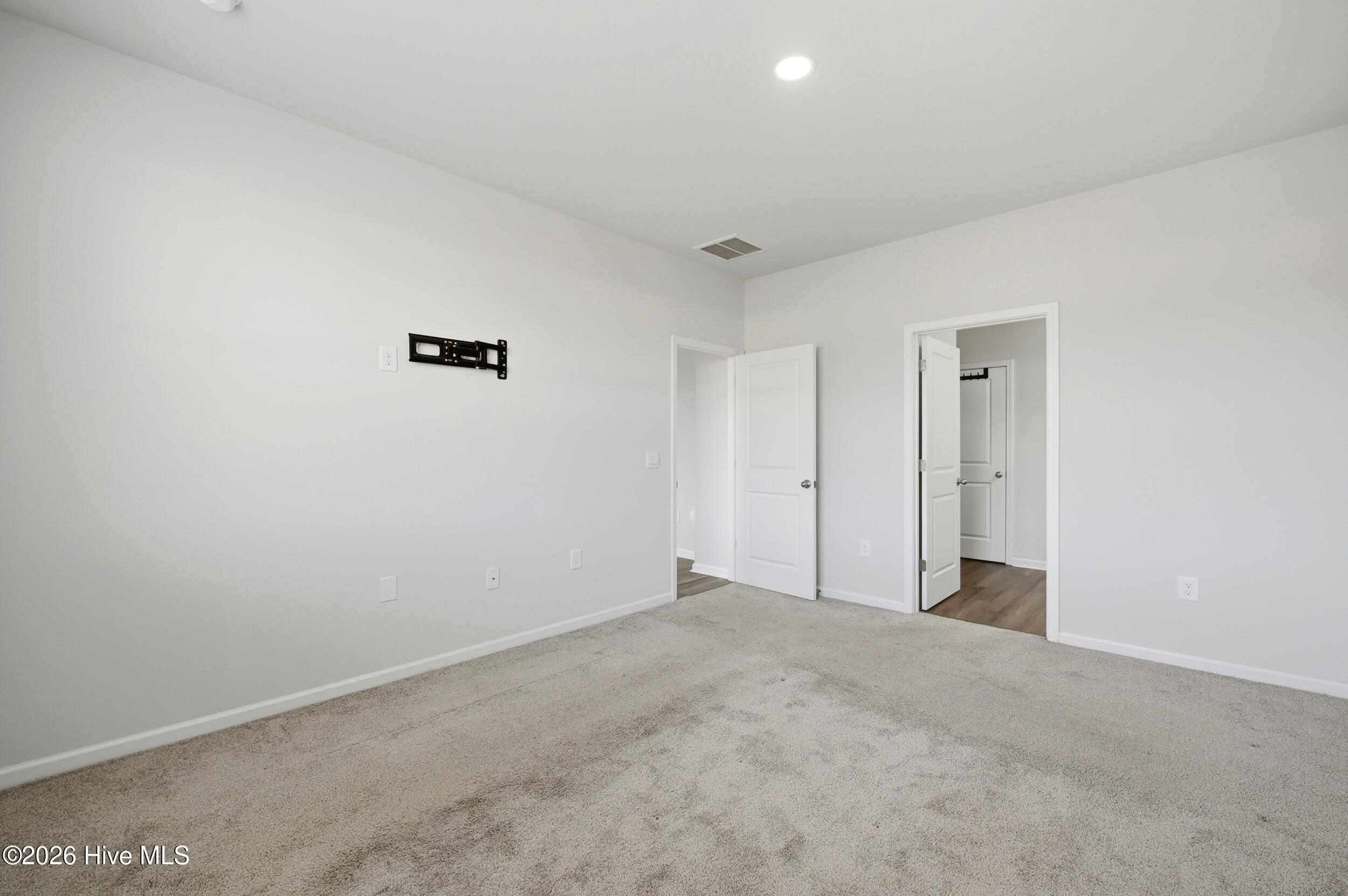 100563269 | Photo 15