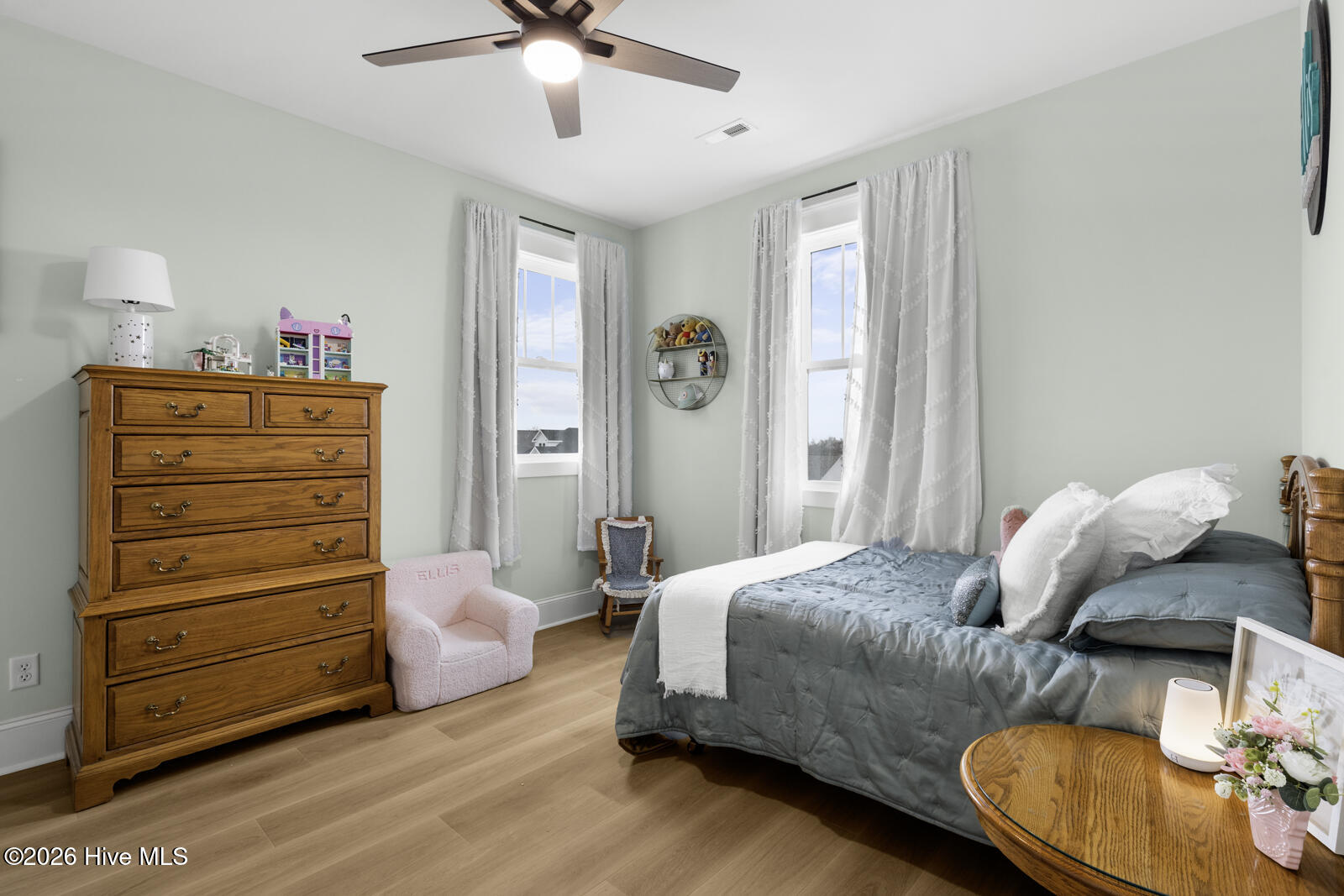 100557738 | Photo 43