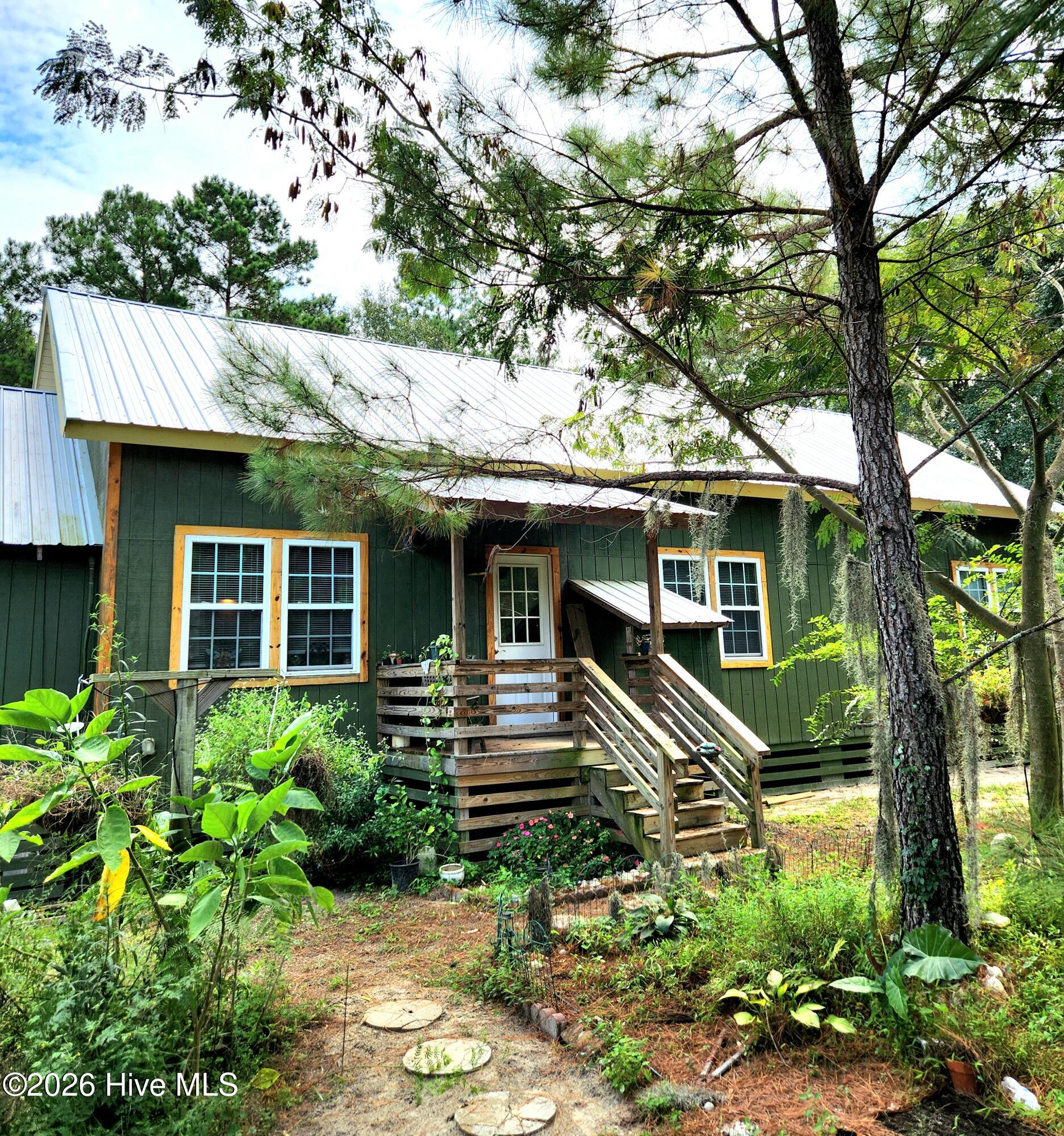 Photo 1 of Single family home for sale at 7147 Stag Park Rd, Burgaw, NC 28425 | MLS# 100604526 | Listing updated on 2026-09-19