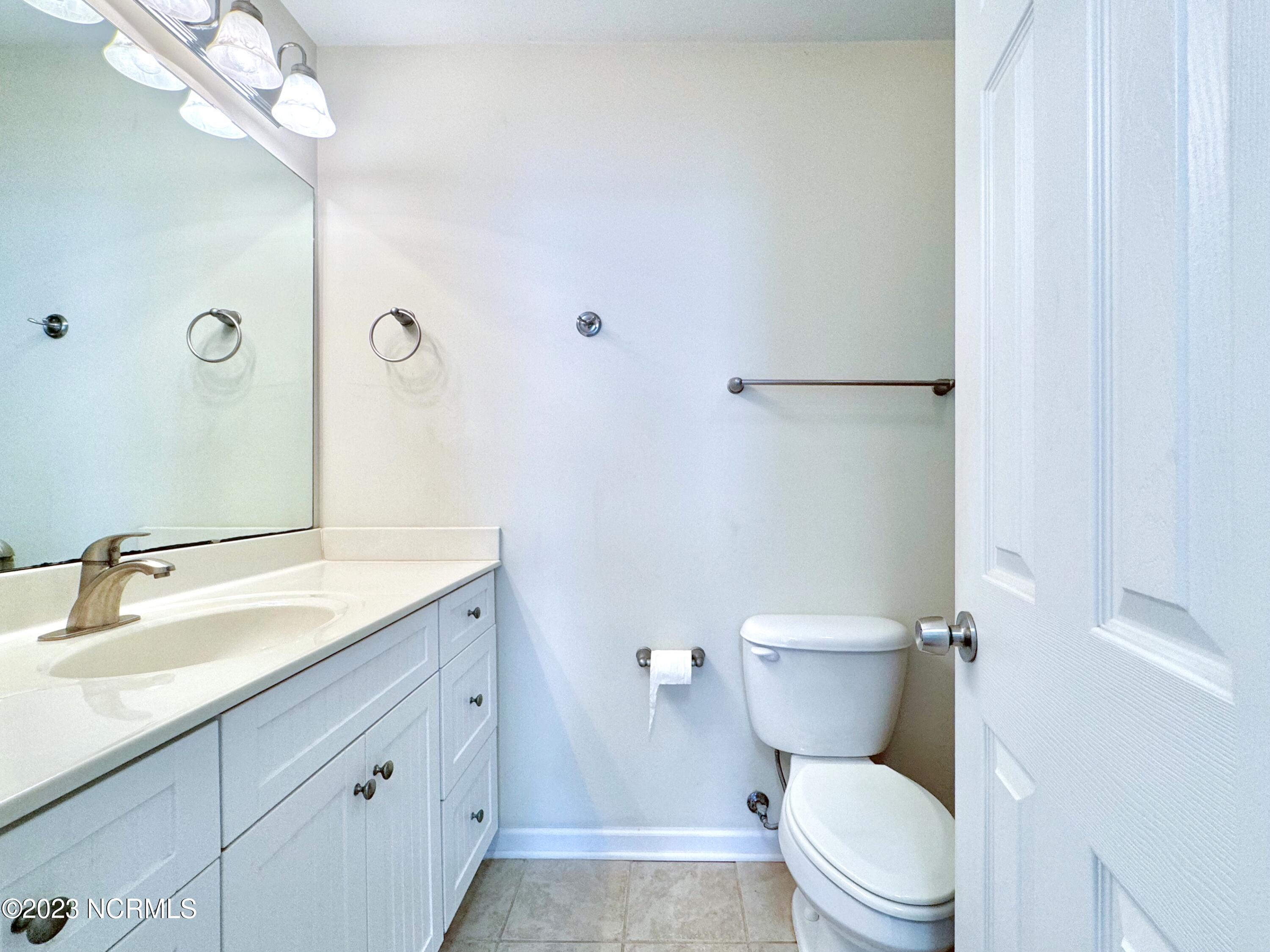 100546069 | Photo 33