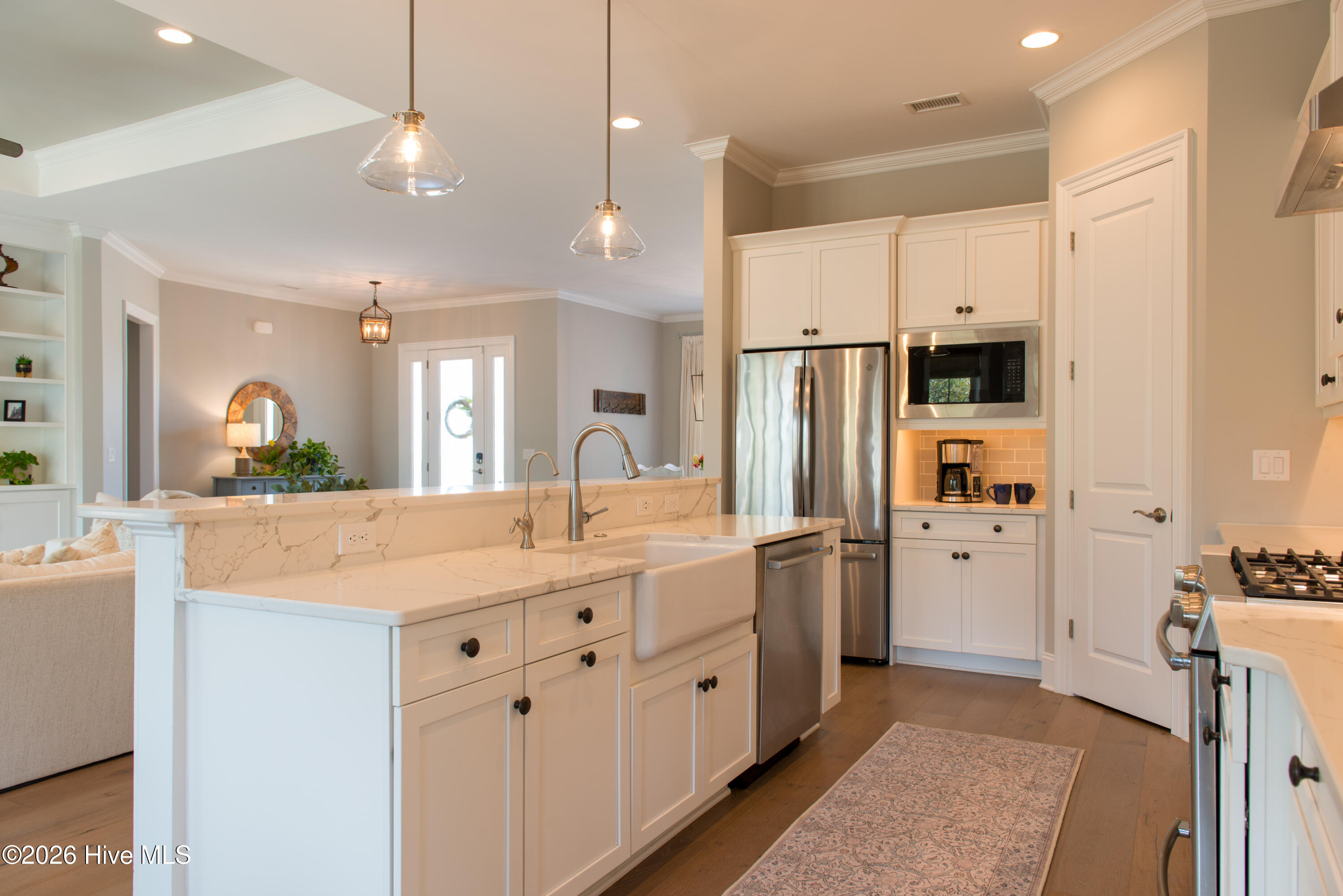 100560299 | Photo 30