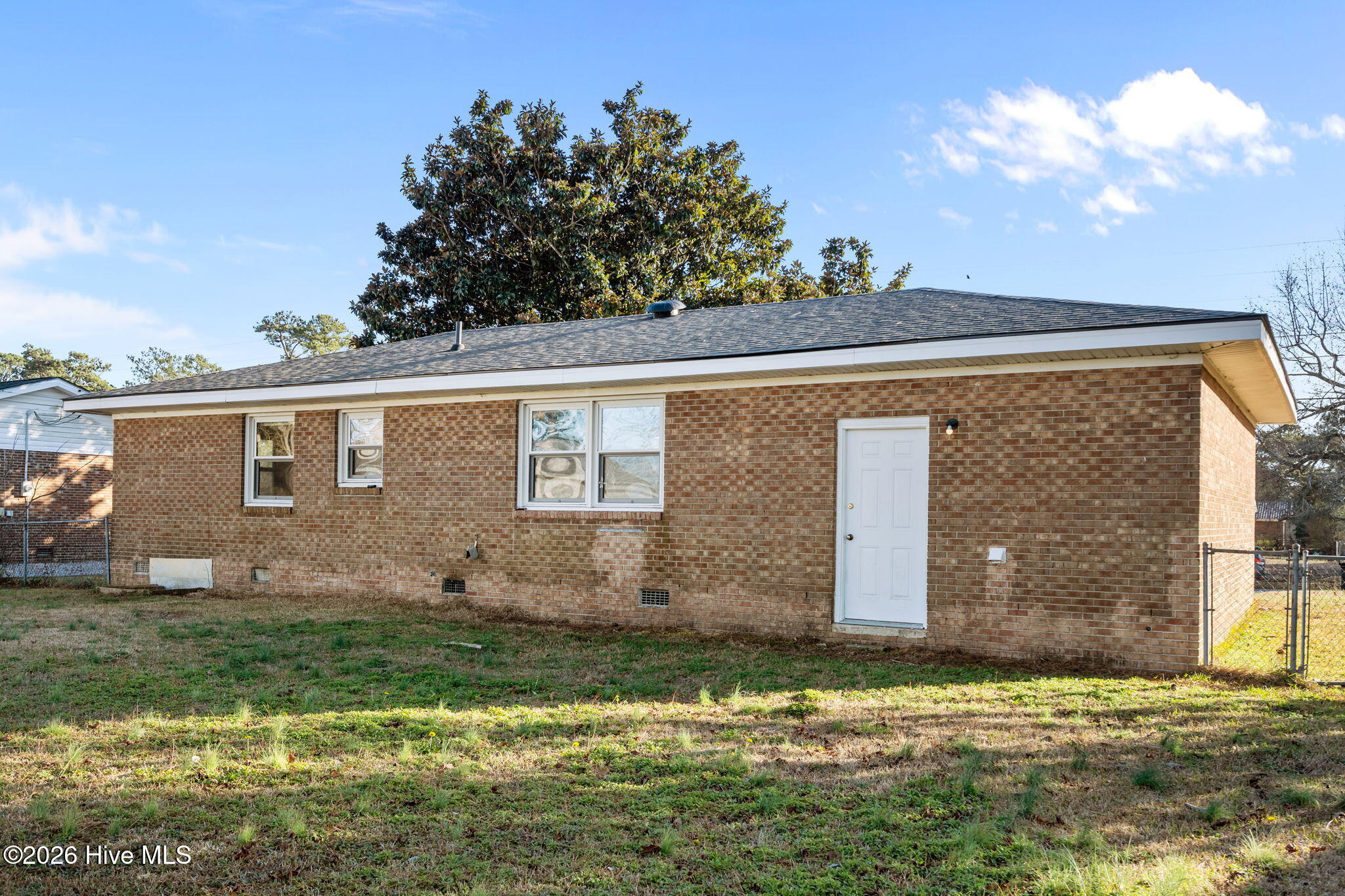 100548800 | Photo 27