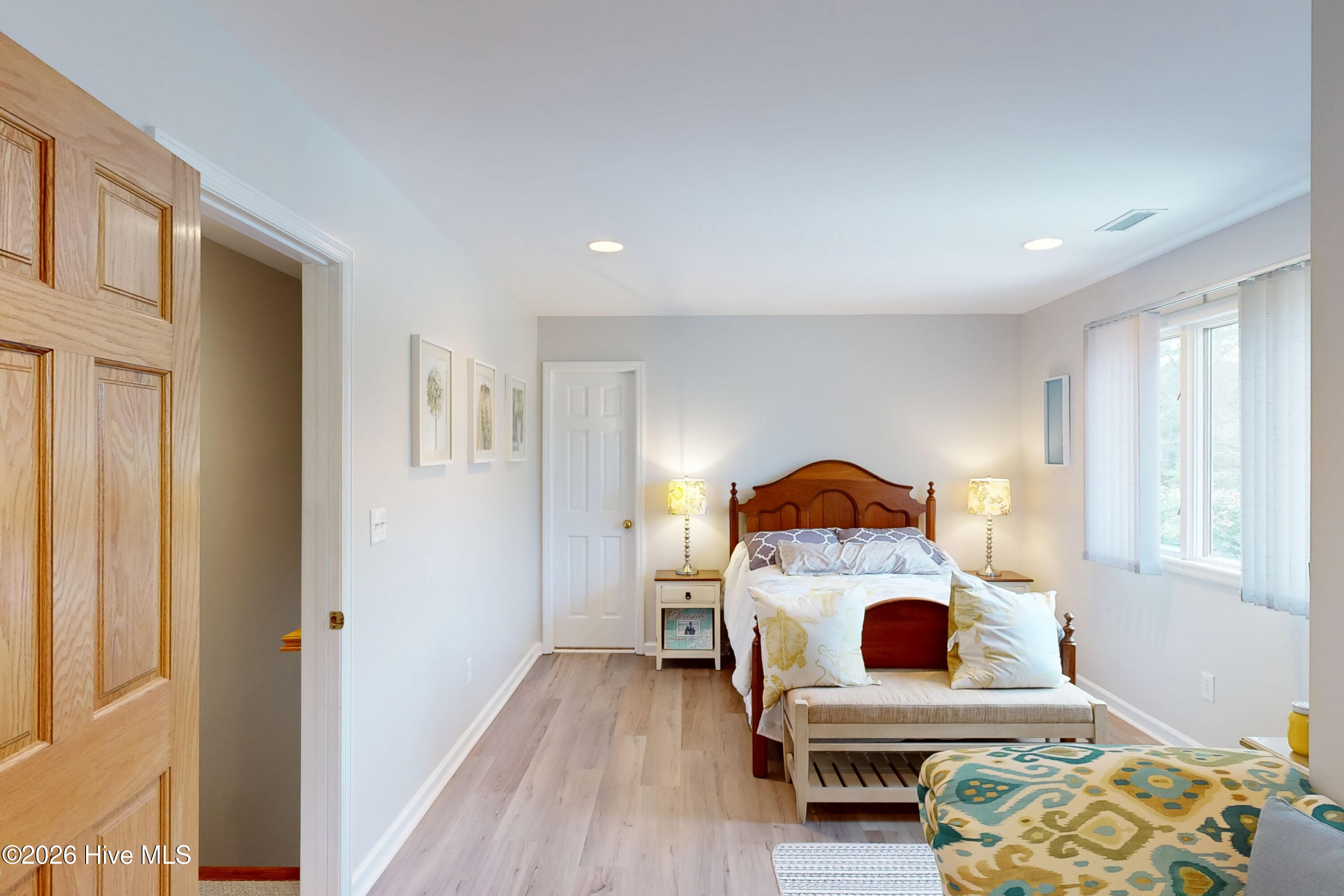 100559840 | Photo 30