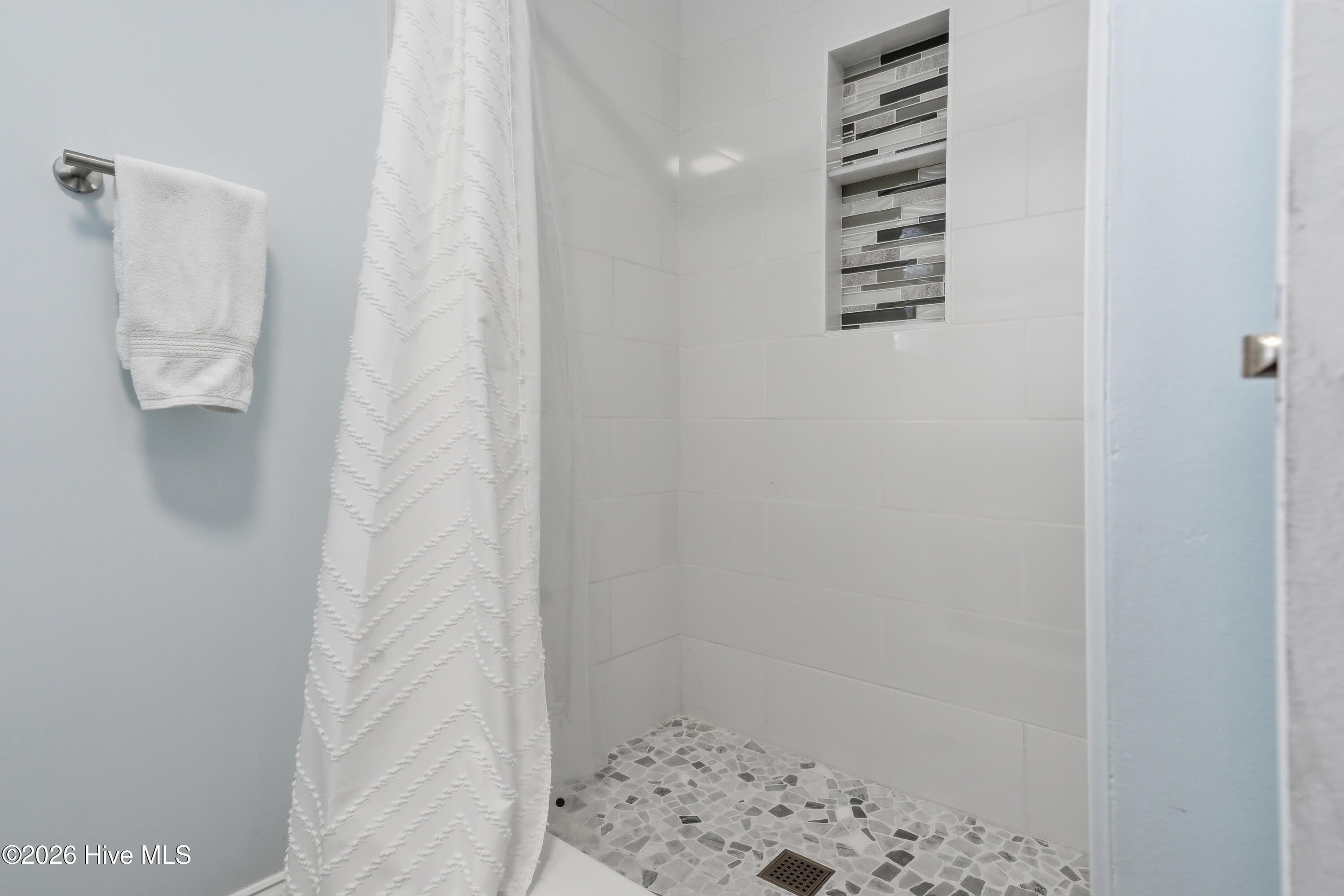 100559140 | Photo 30