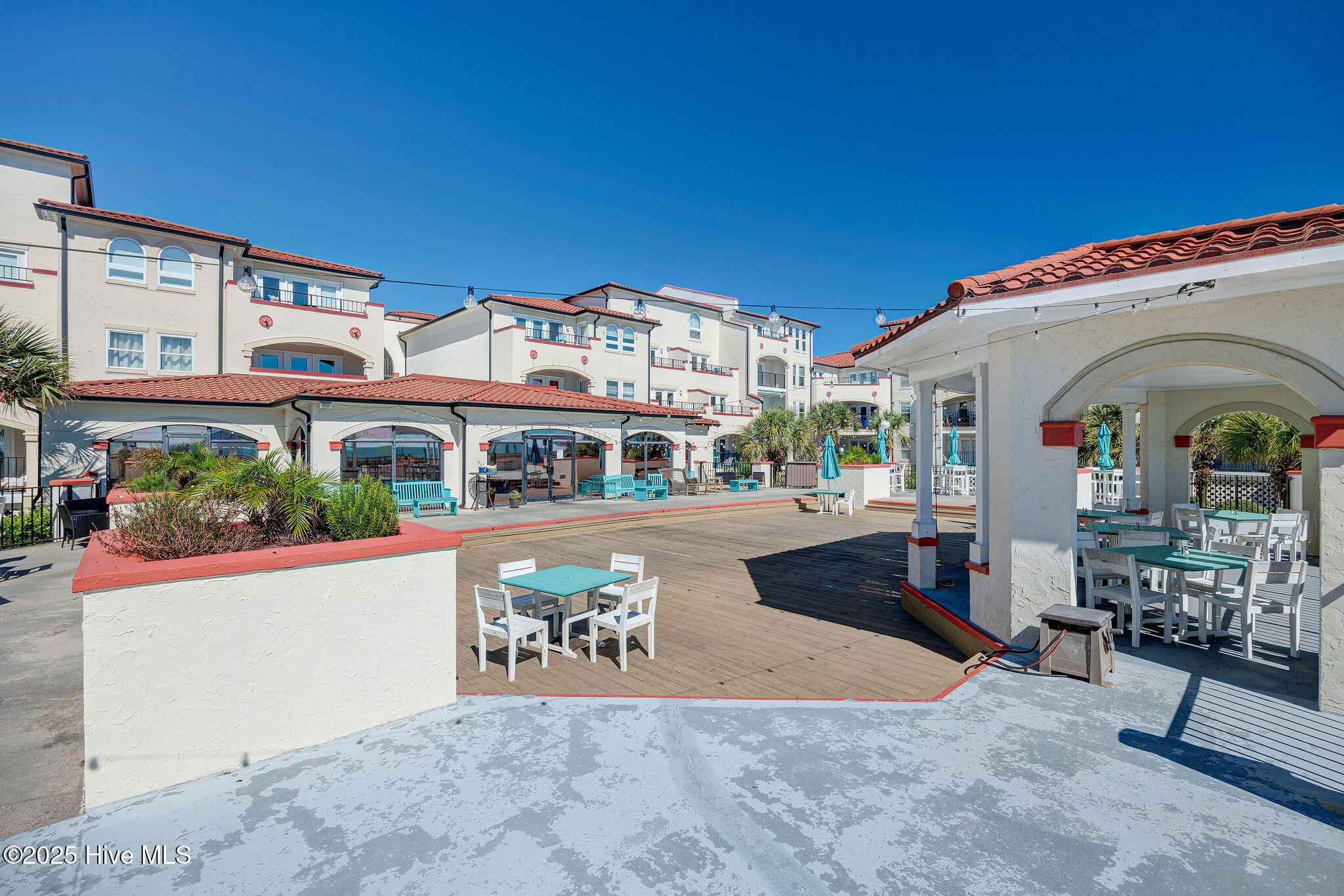 100536747 | Photo 32