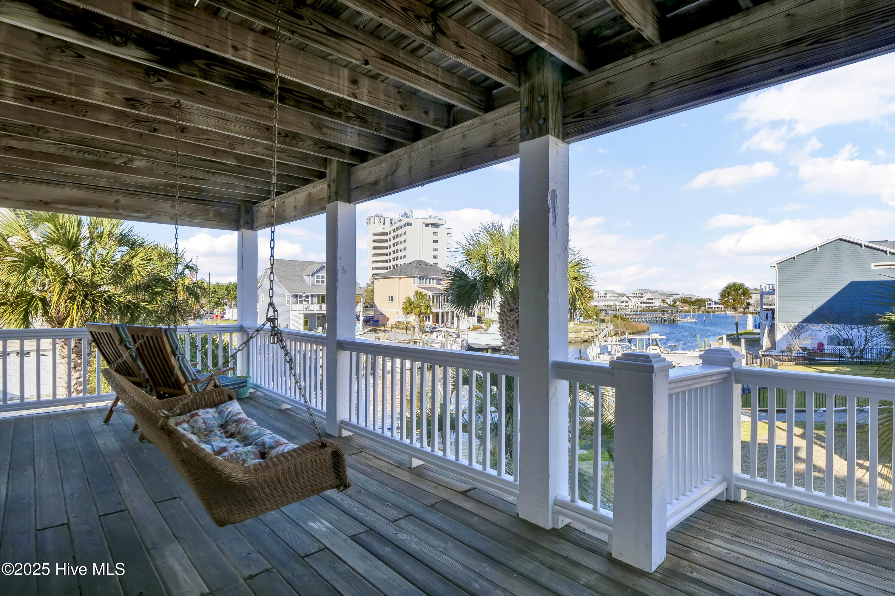 100497628 | Photo 18