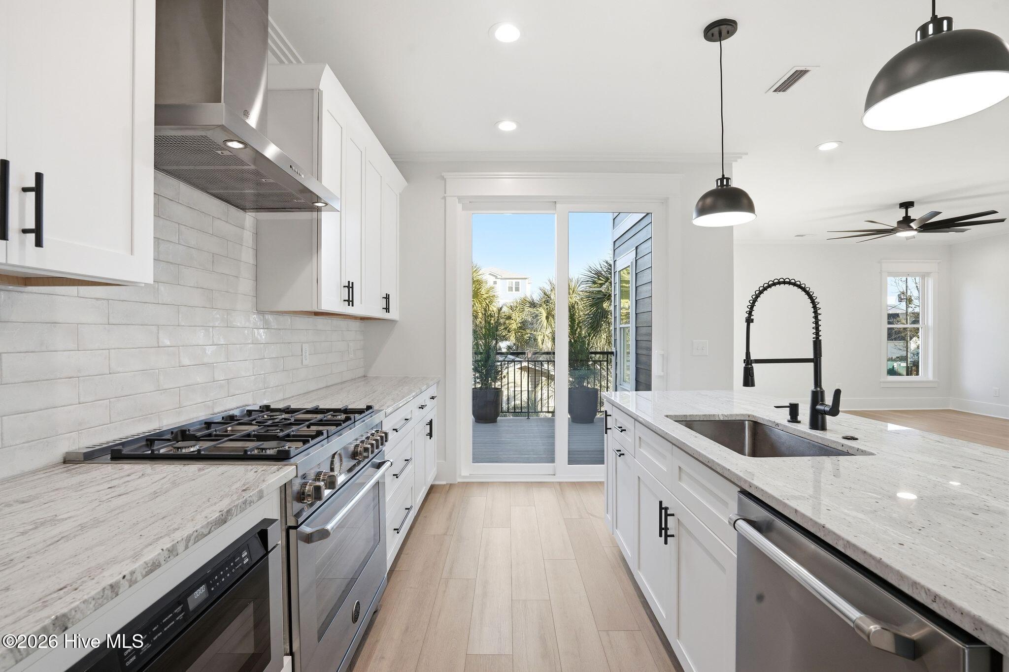 100554996 | Photo 36