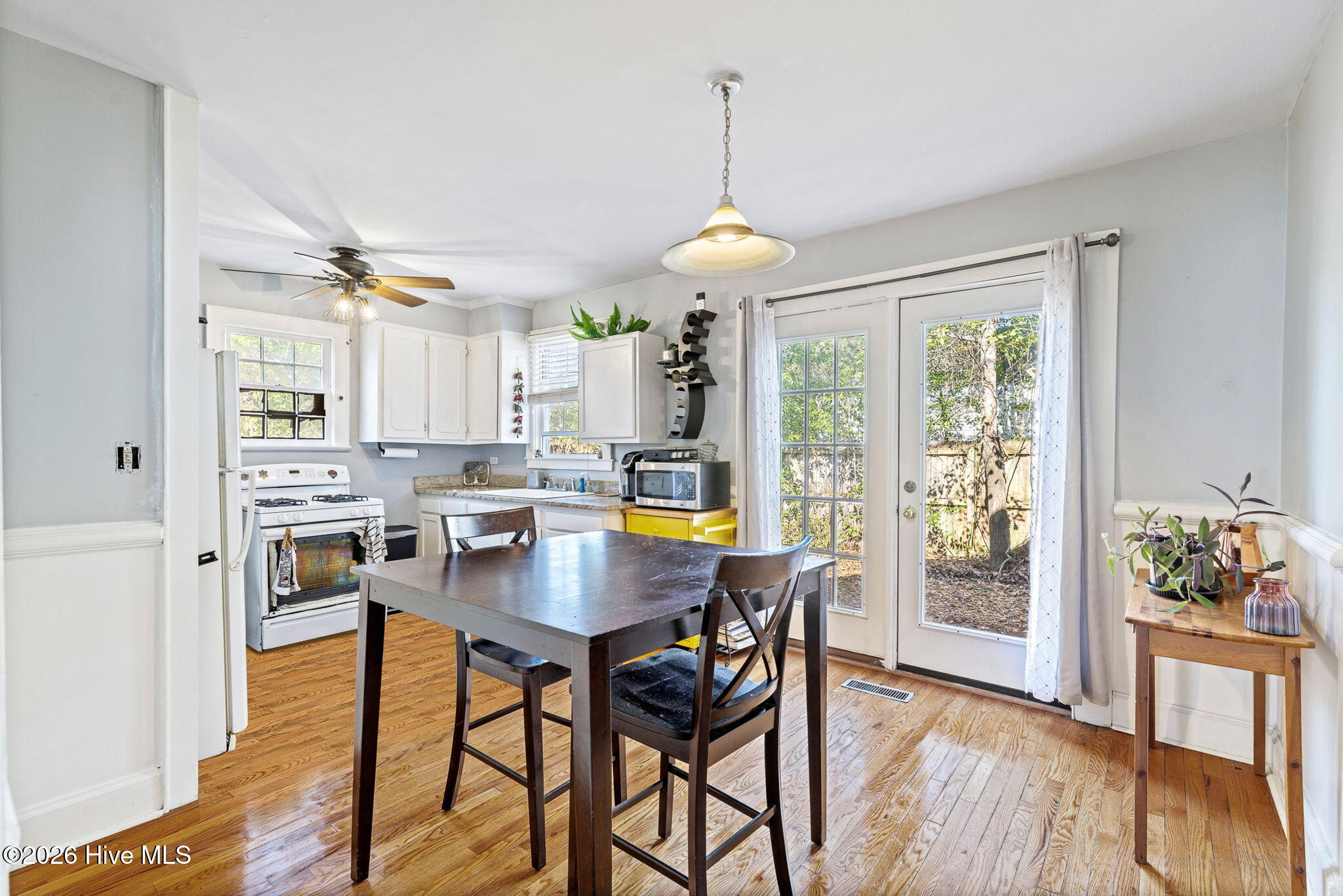 100555429 | Photo 11