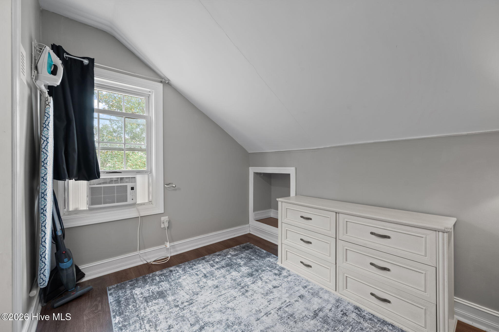 100555981 | Photo 37