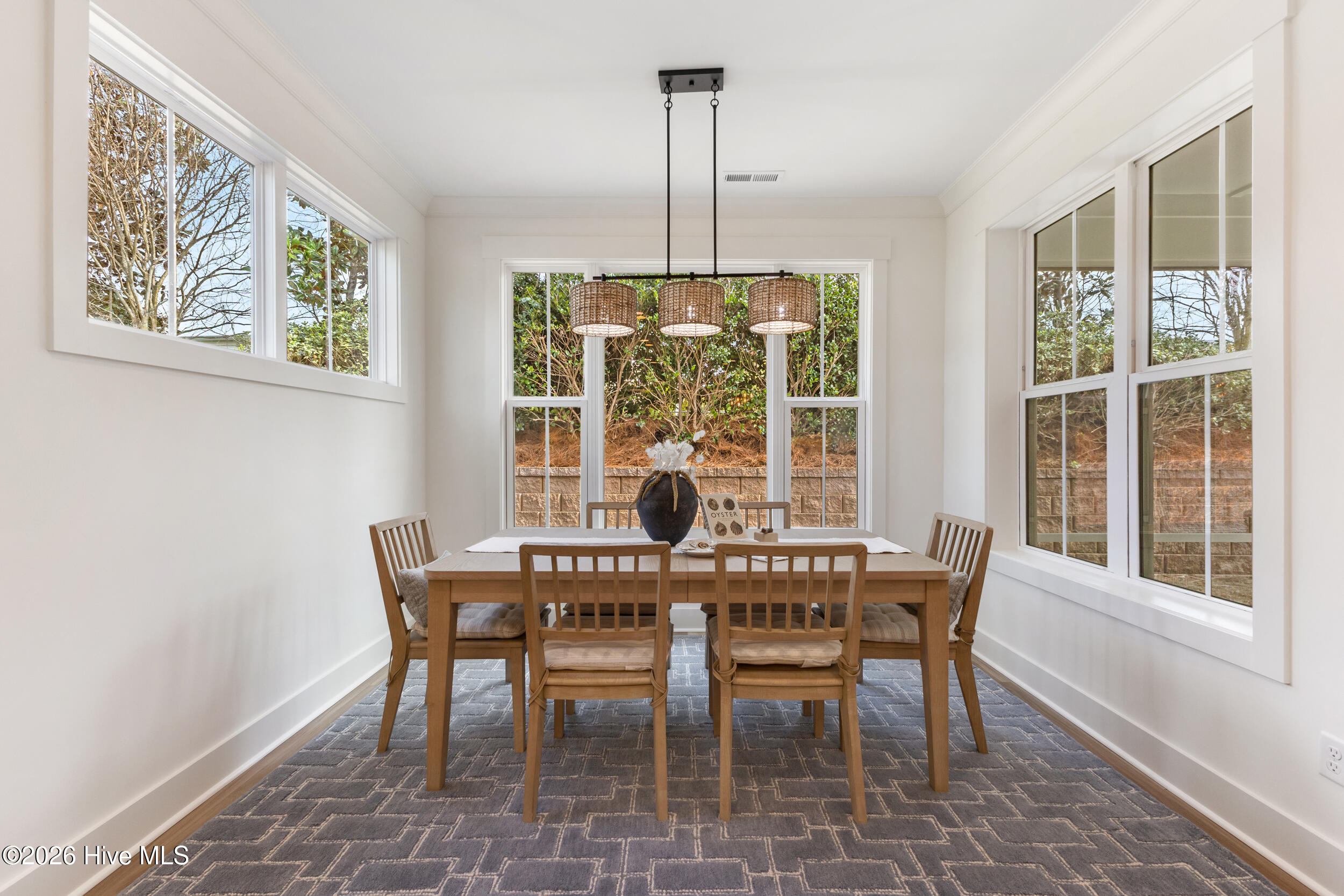 100561477 | Photo 15