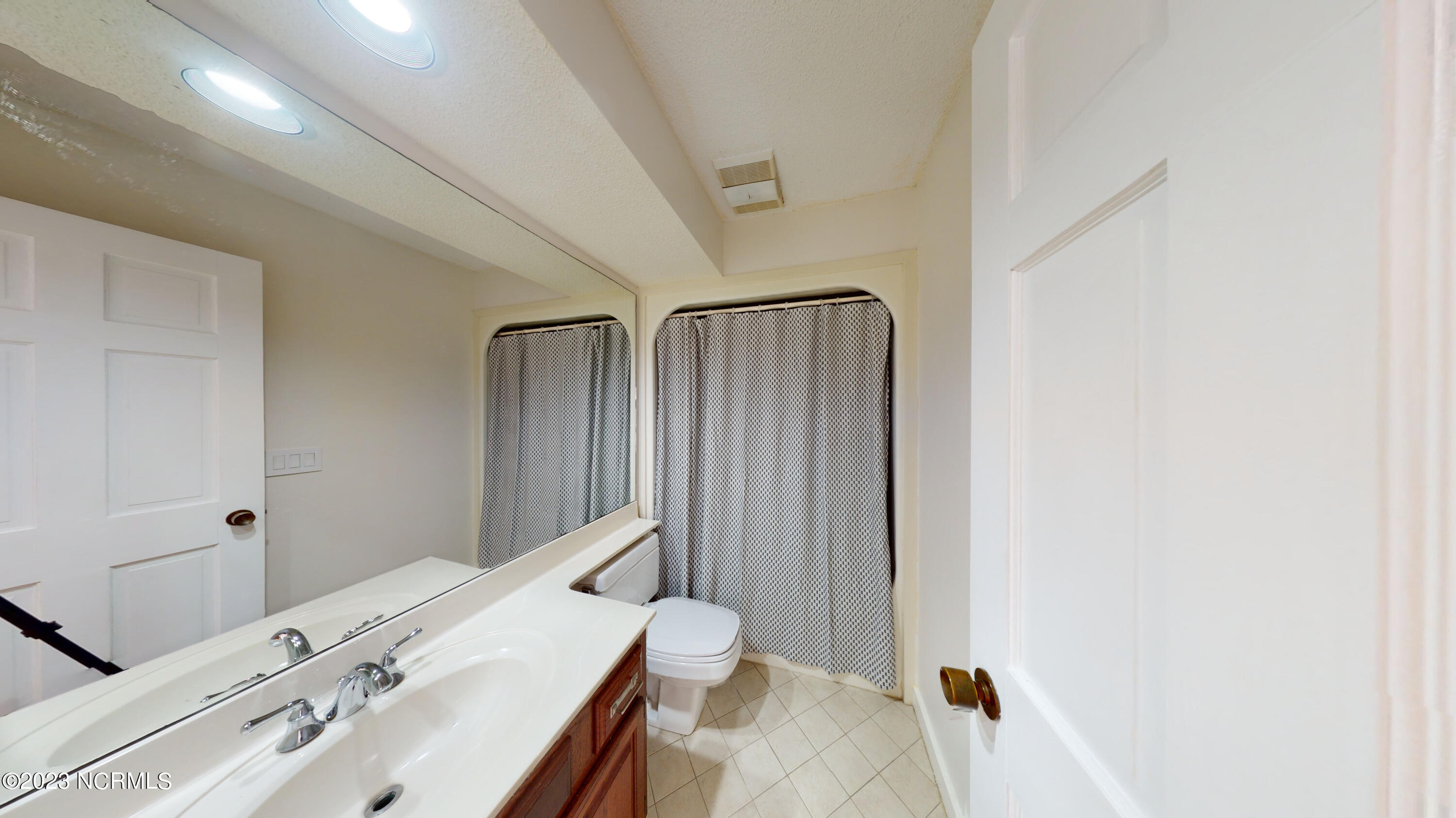 100537527 | Photo 32