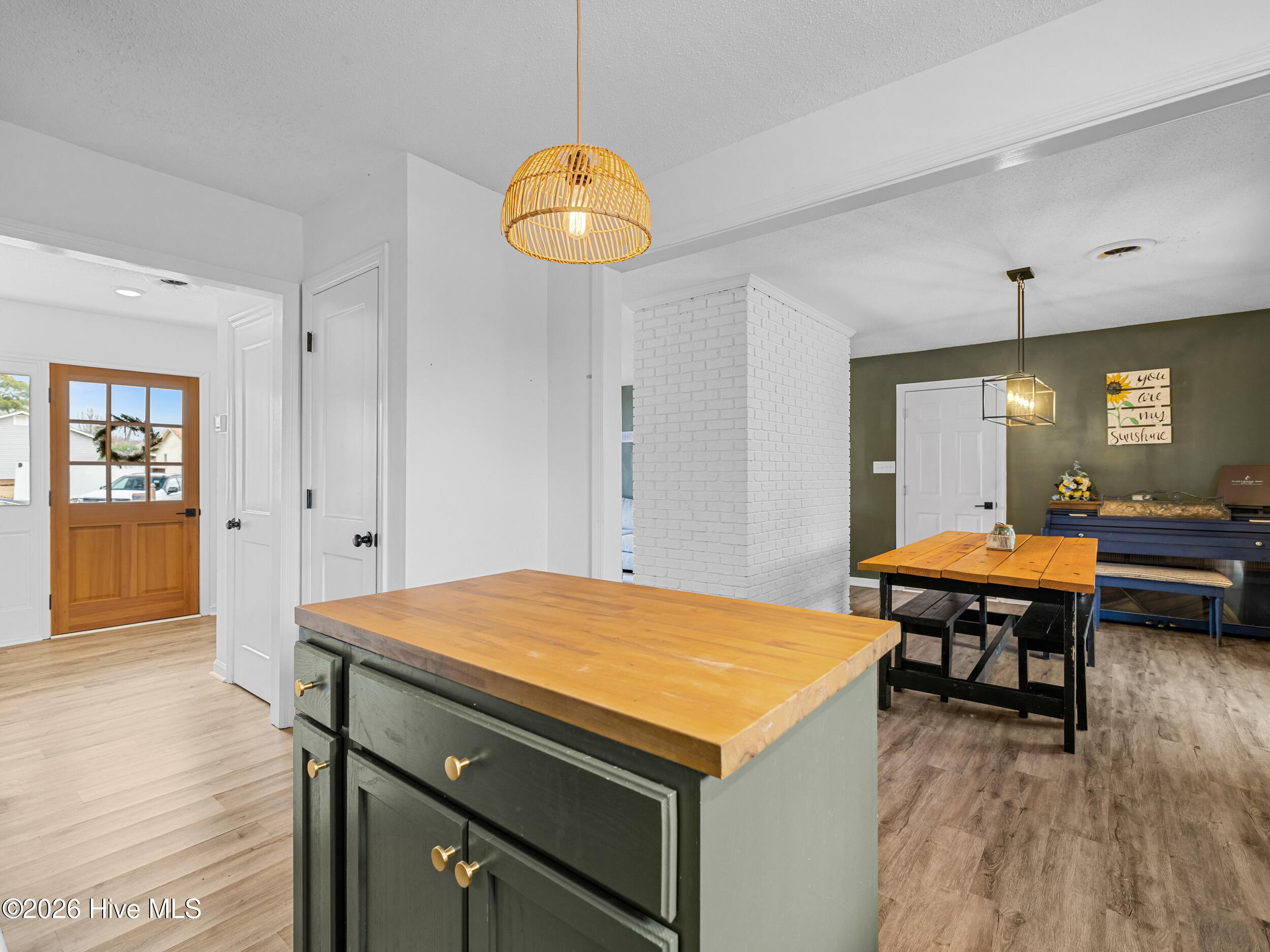 100556726 | Photo 33