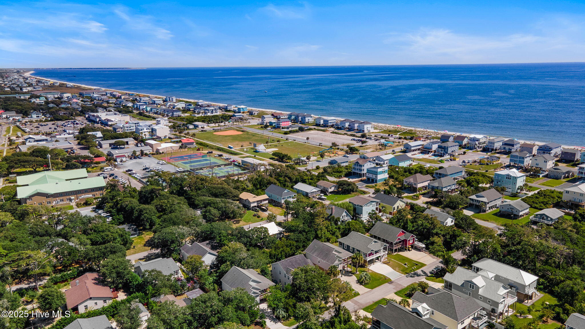 106 SE 44th Street, Oak Island, NC, 28465
