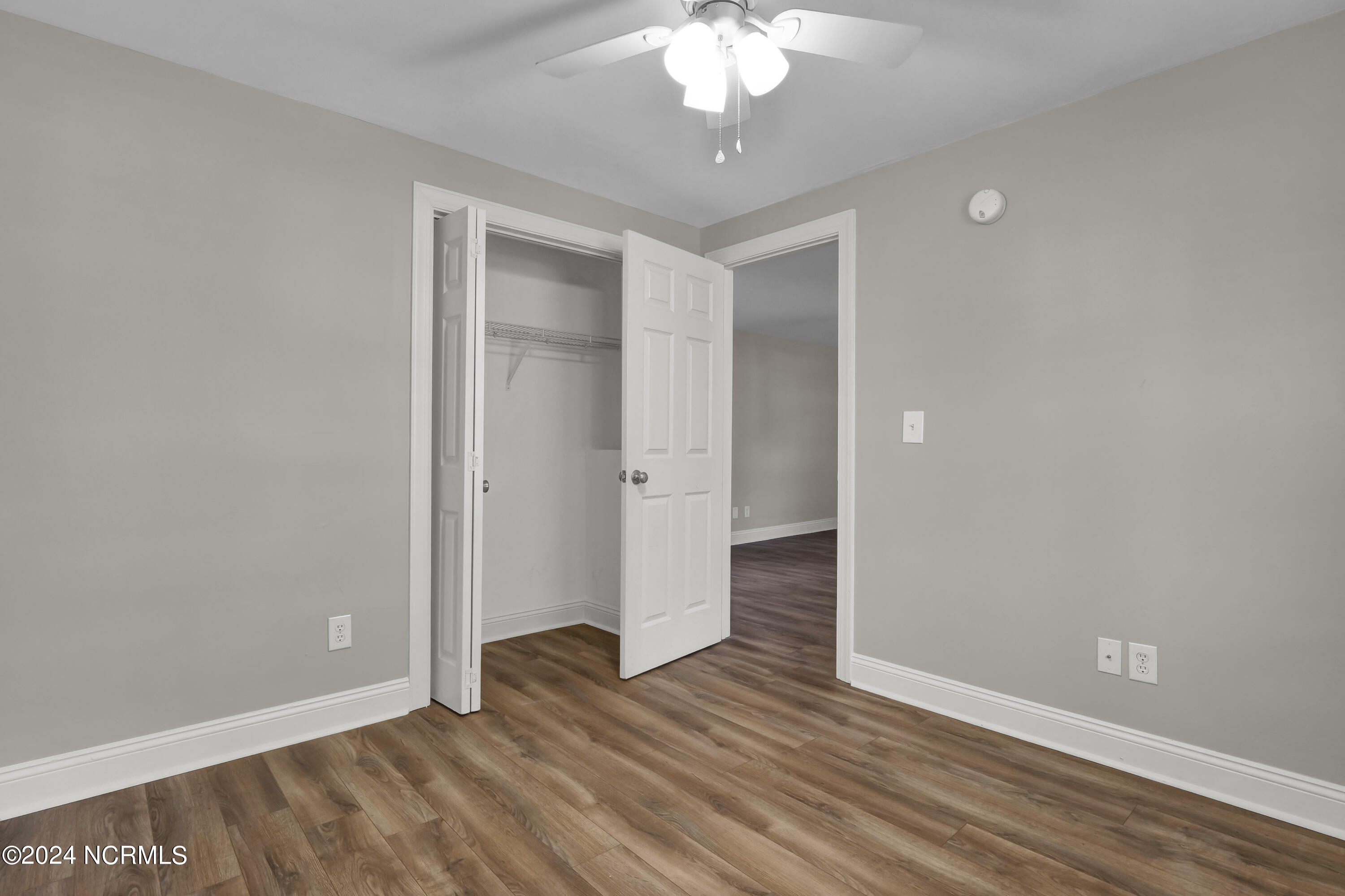 100501842 | Photo 15