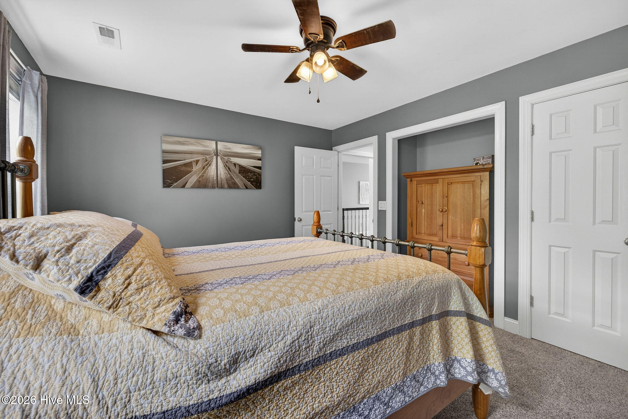 100563131 | Photo 40