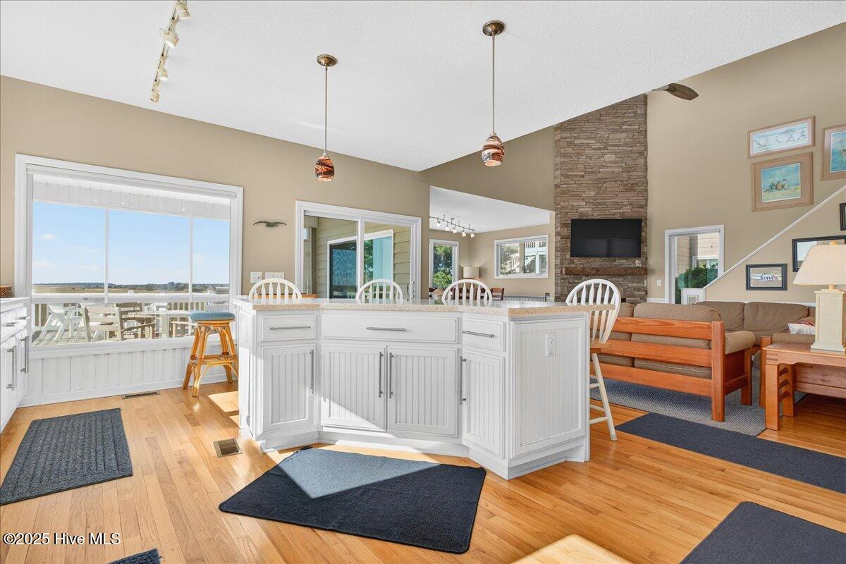 100543410 | Photo 30