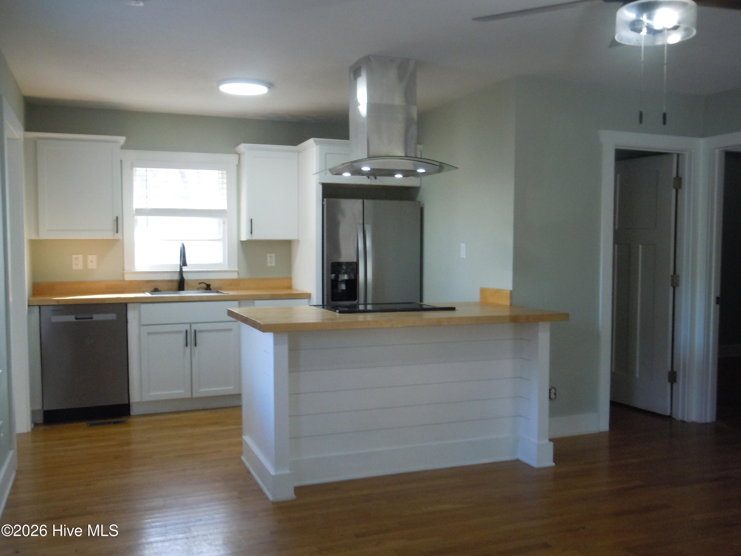 100553608 | Photo 17