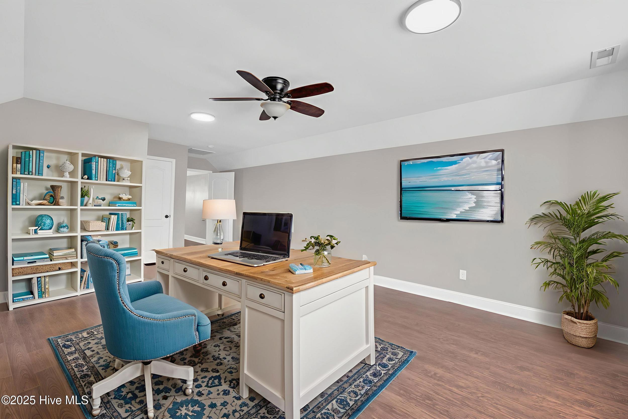 100538065 | Photo 40