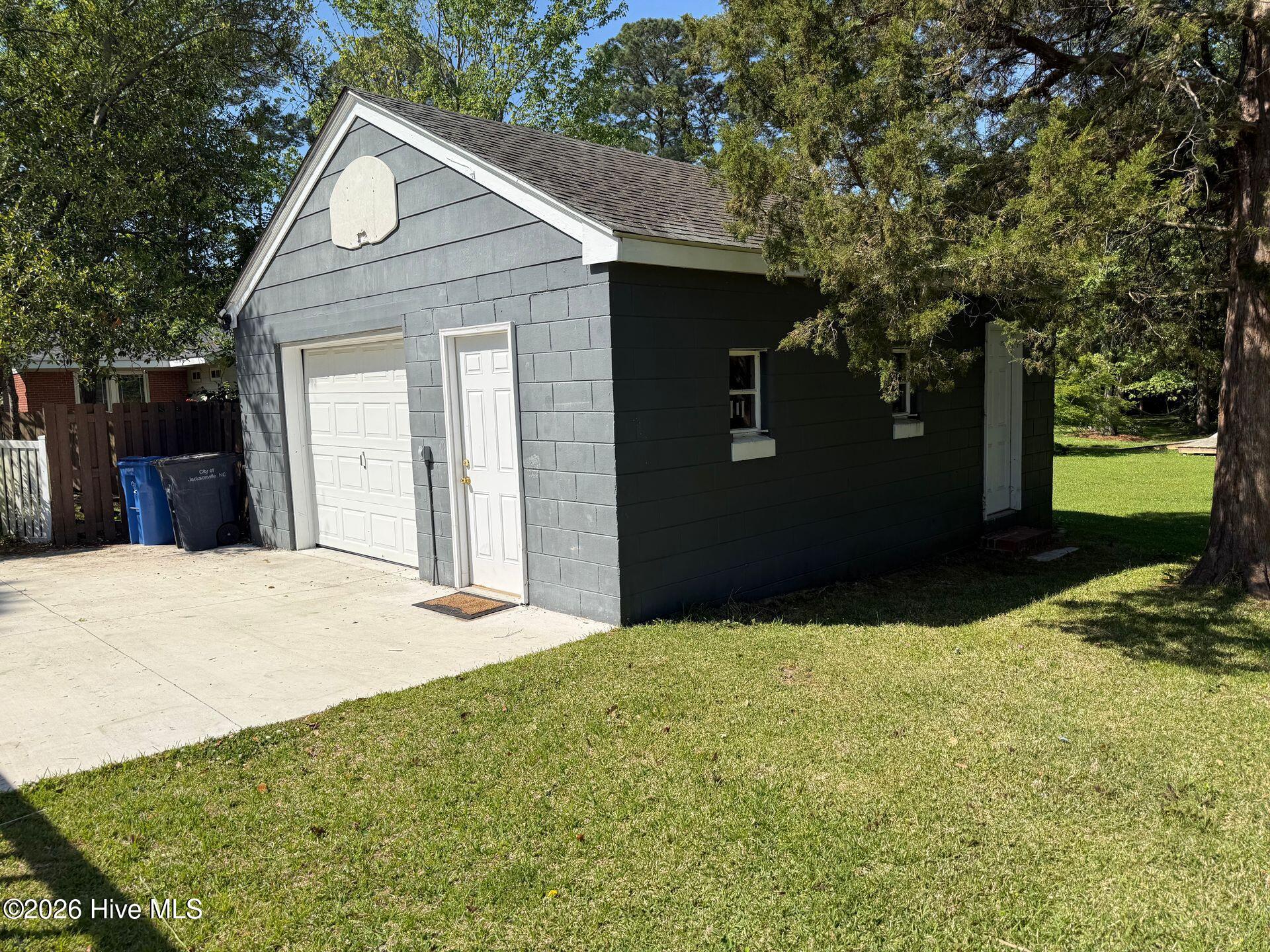 100569770 | Photo 13