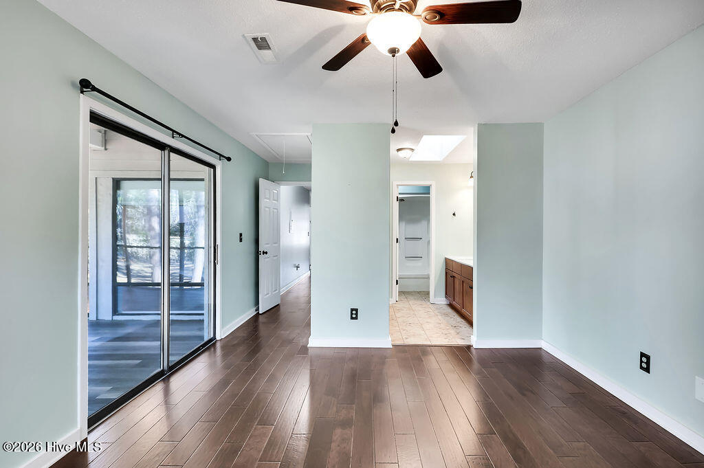 100556697 | Photo 25