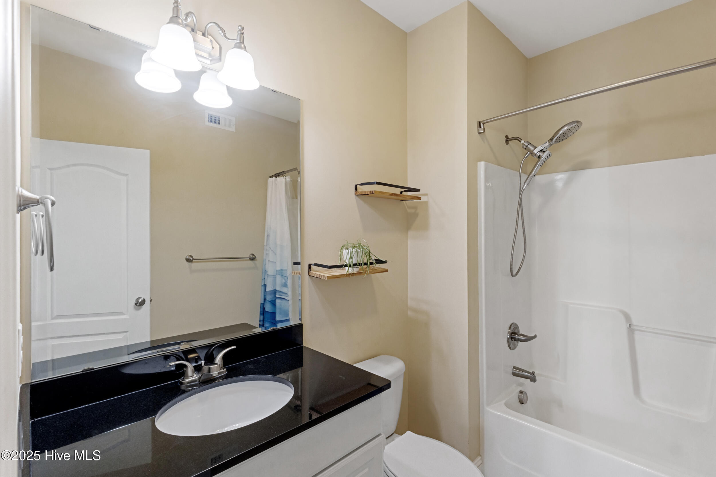 100540798 | Photo 13