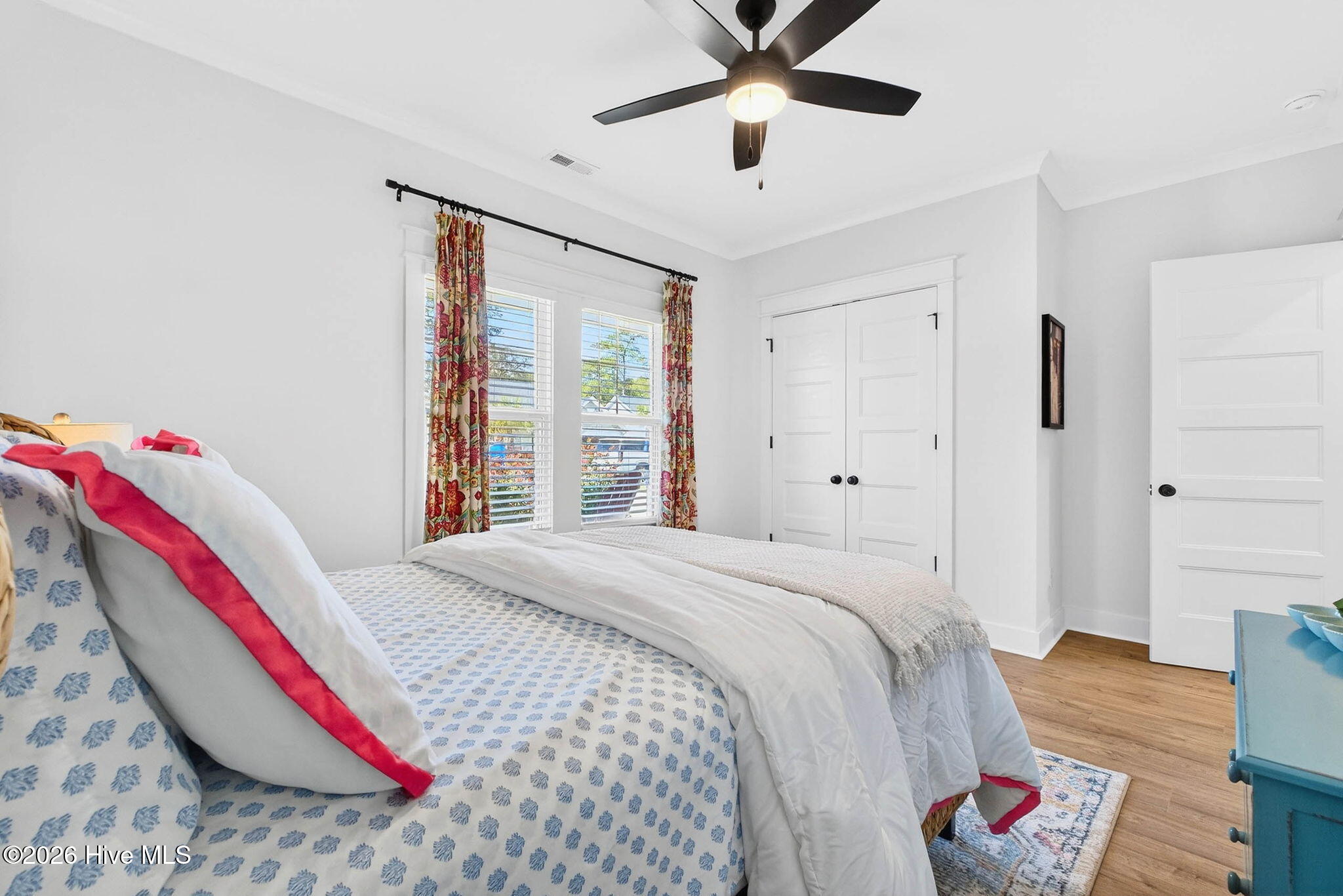 100561272 | Photo 27