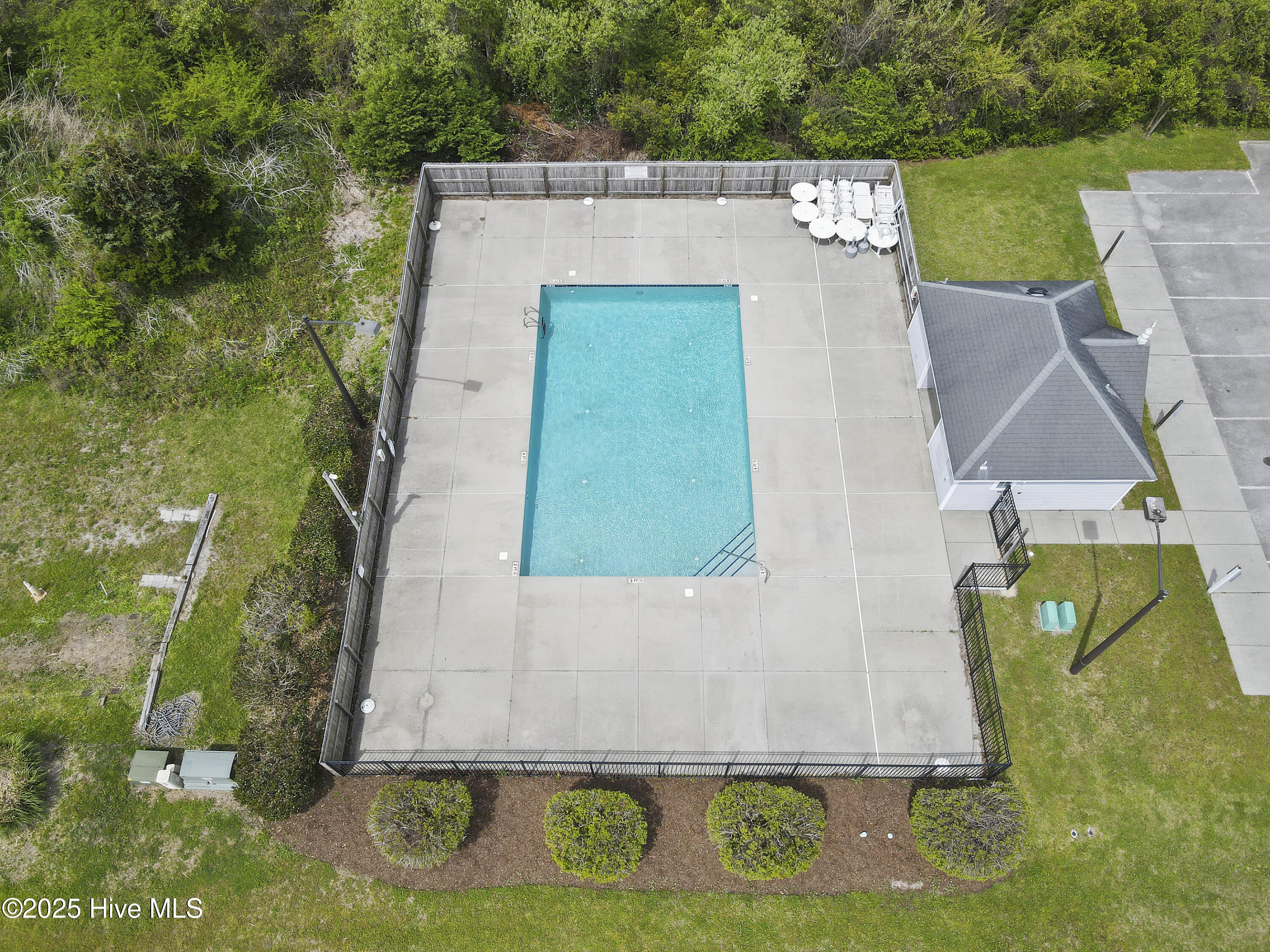 100548000 | Photo 57