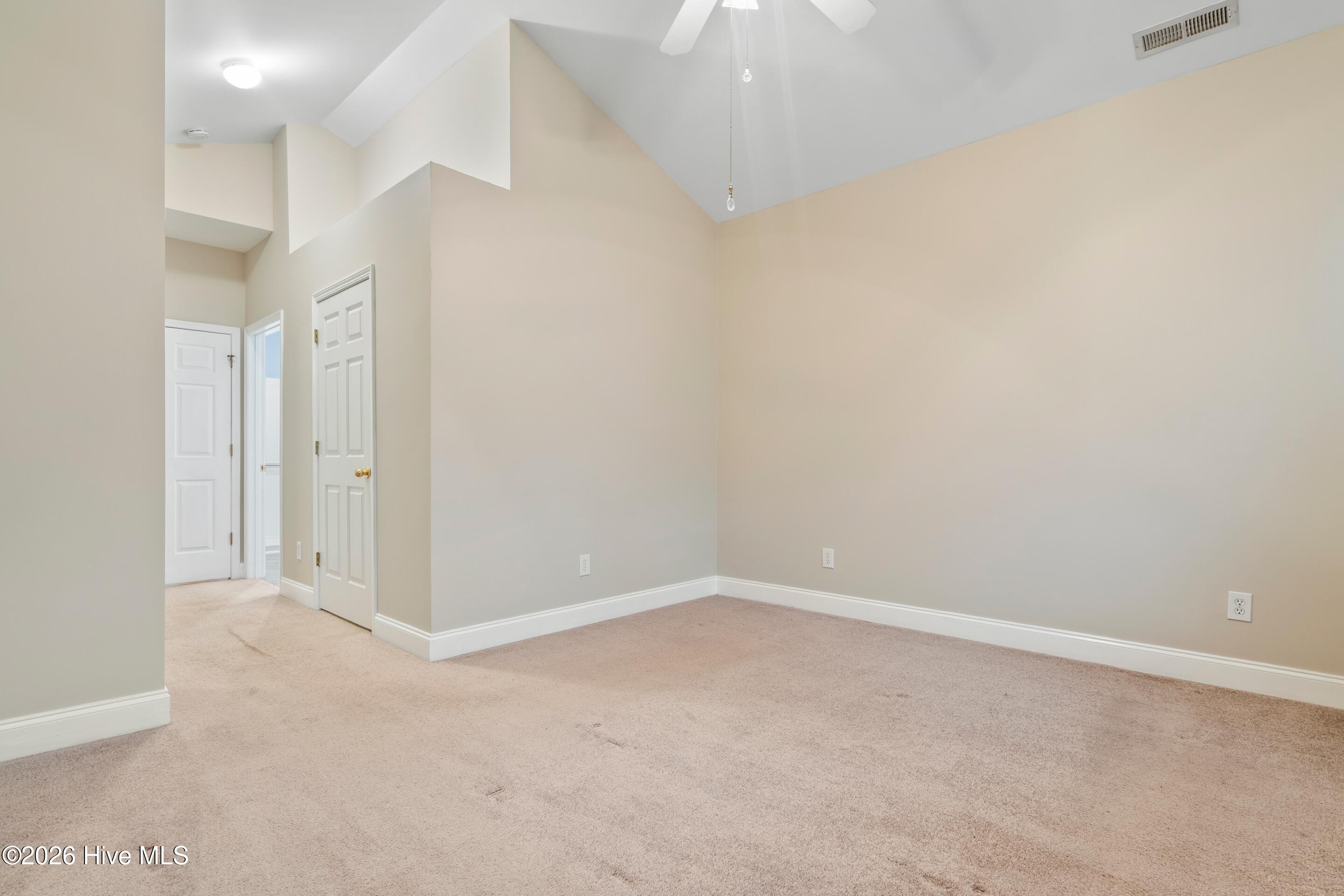 100549608 | Photo 17