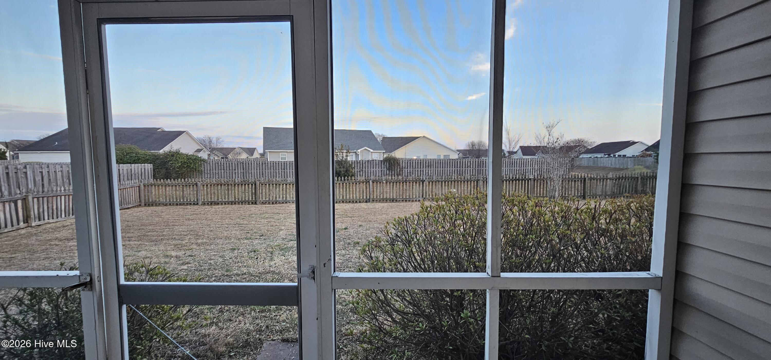 100548448 | Photo 20