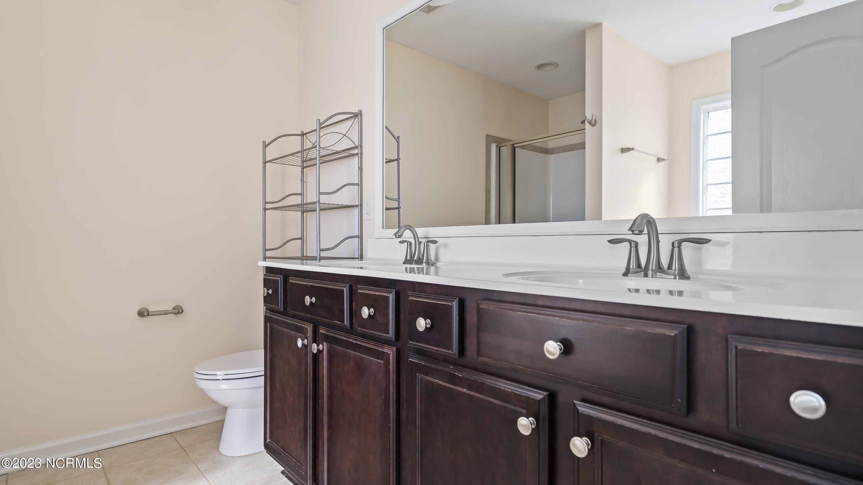 100587697 | Photo 22