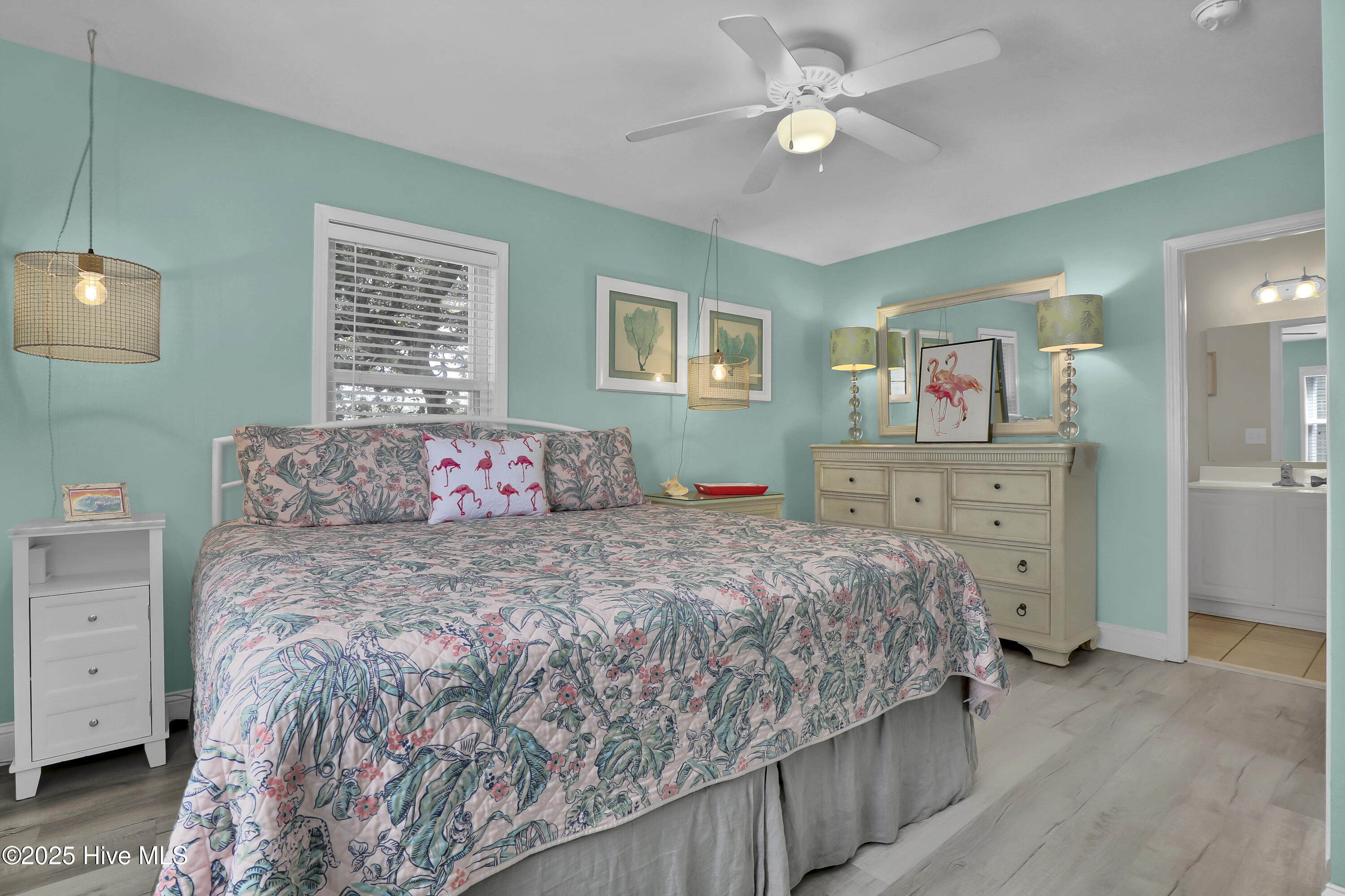 100535648 | Photo 21