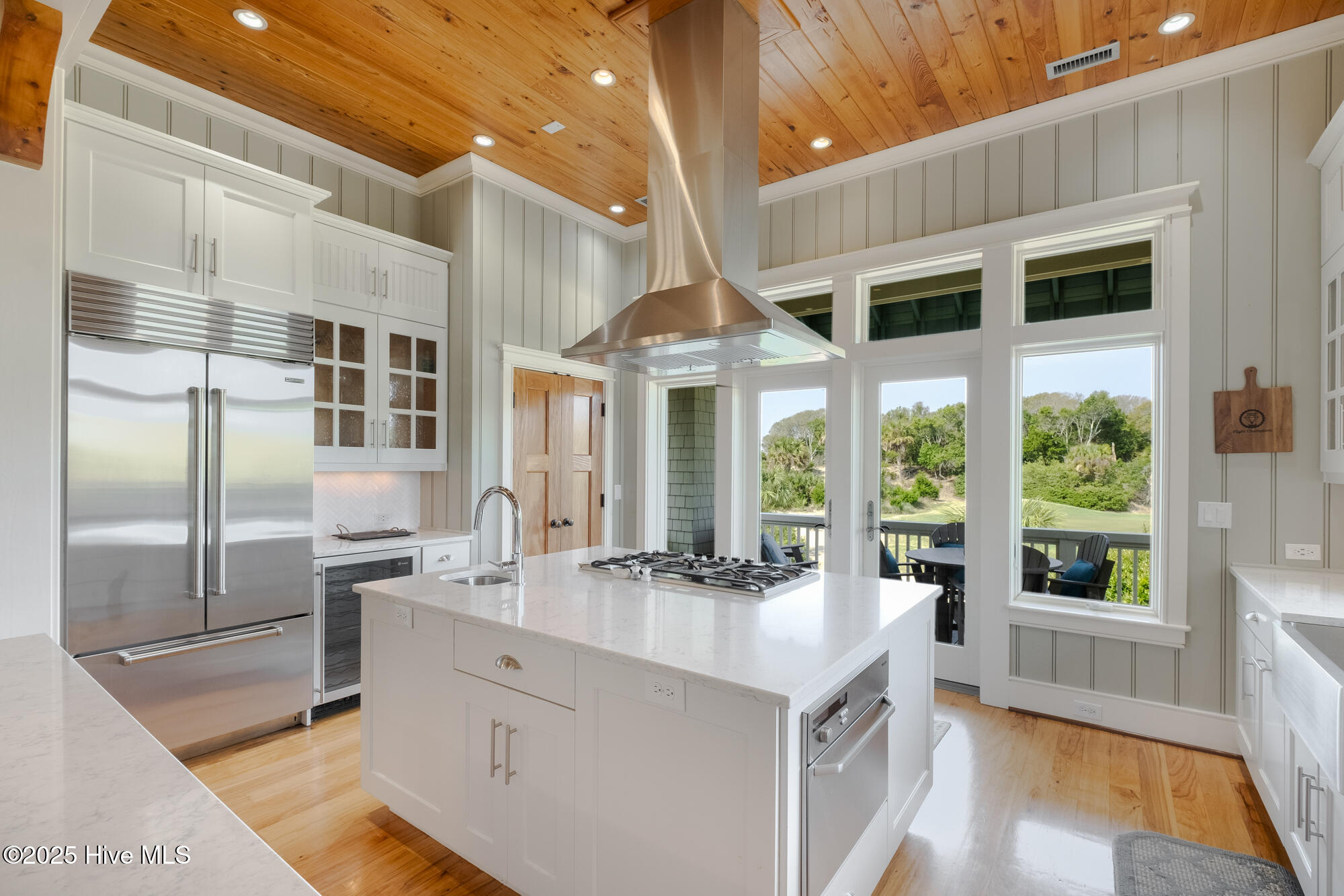 100517307 | Photo 12