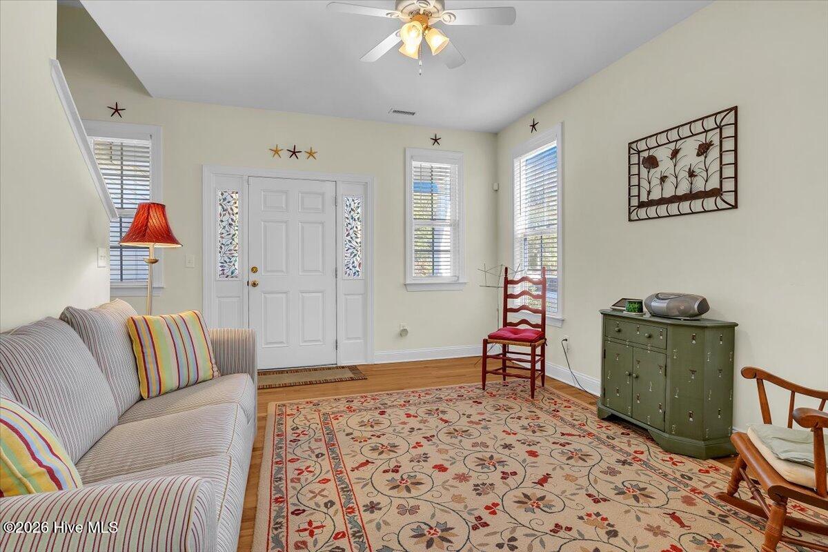 100550365 | Photo 15