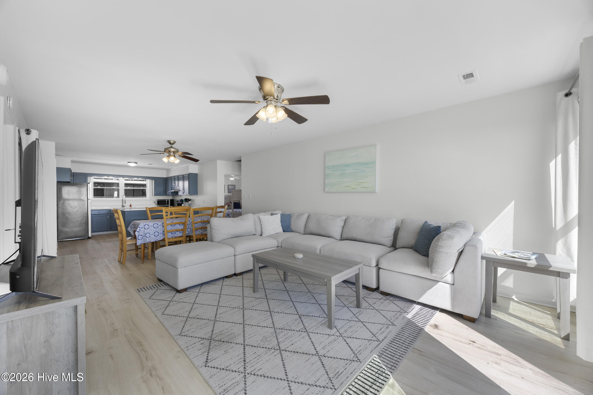 100561648 | Photo 13