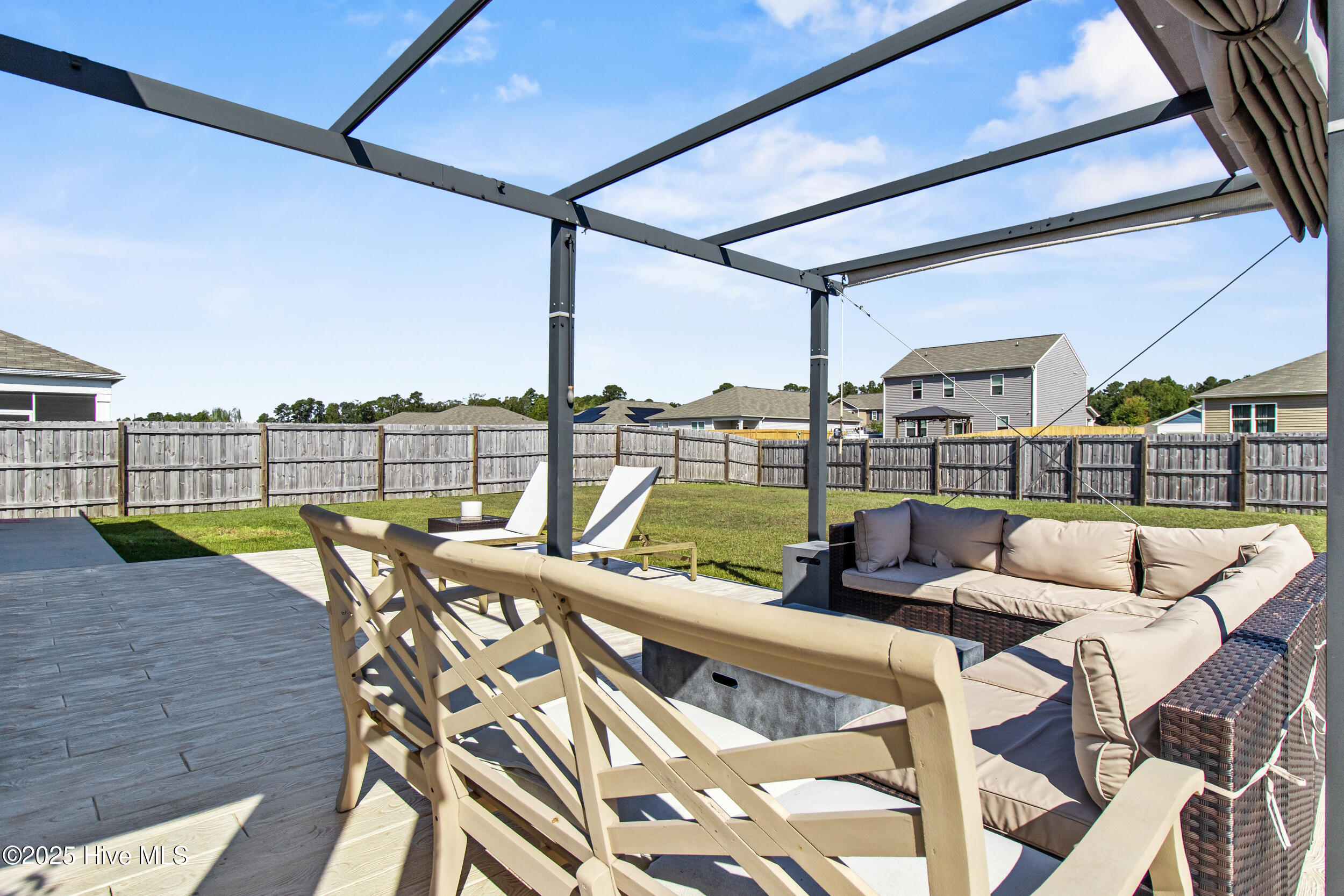 100535105 | Photo 34