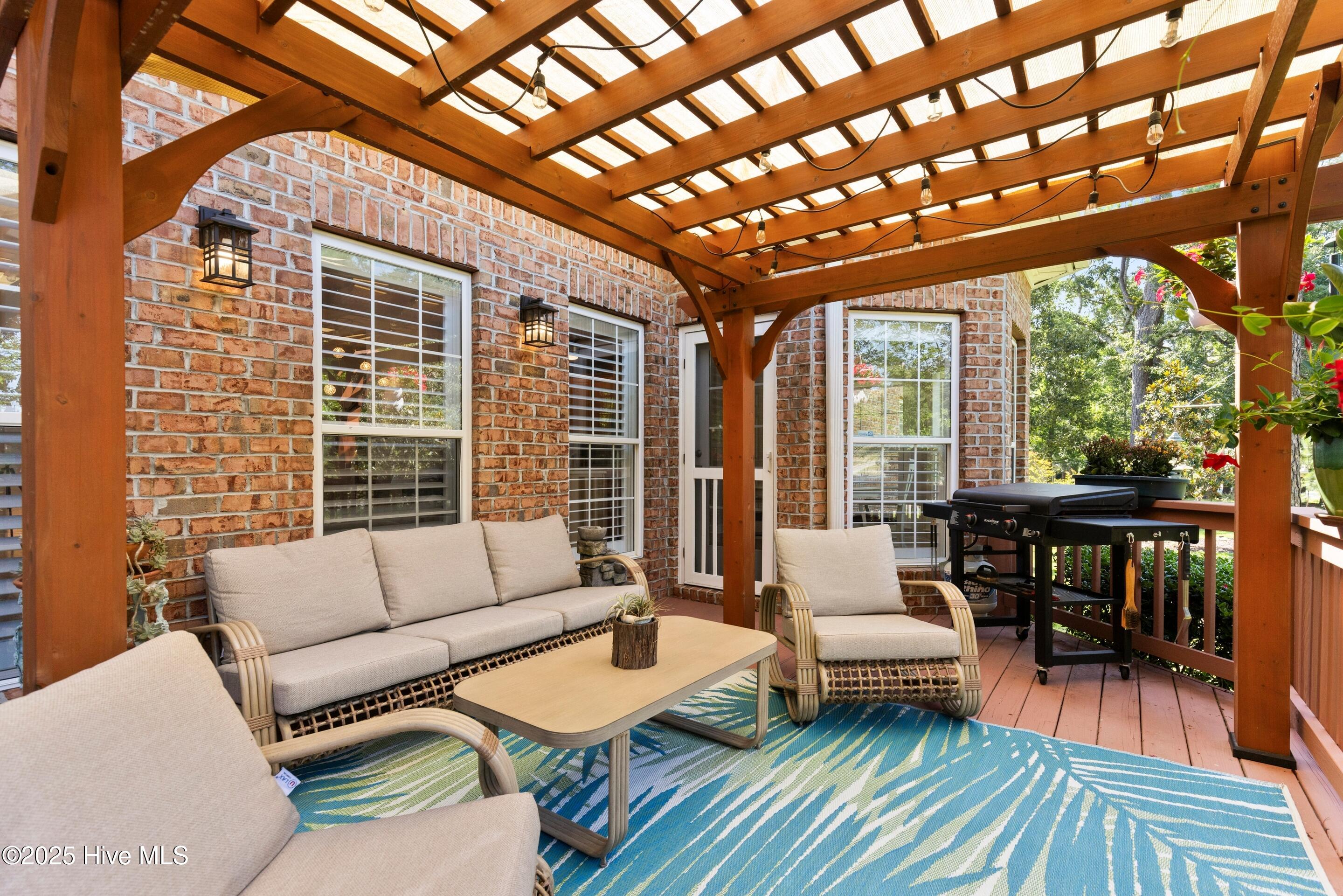 100536475 | Photo 34