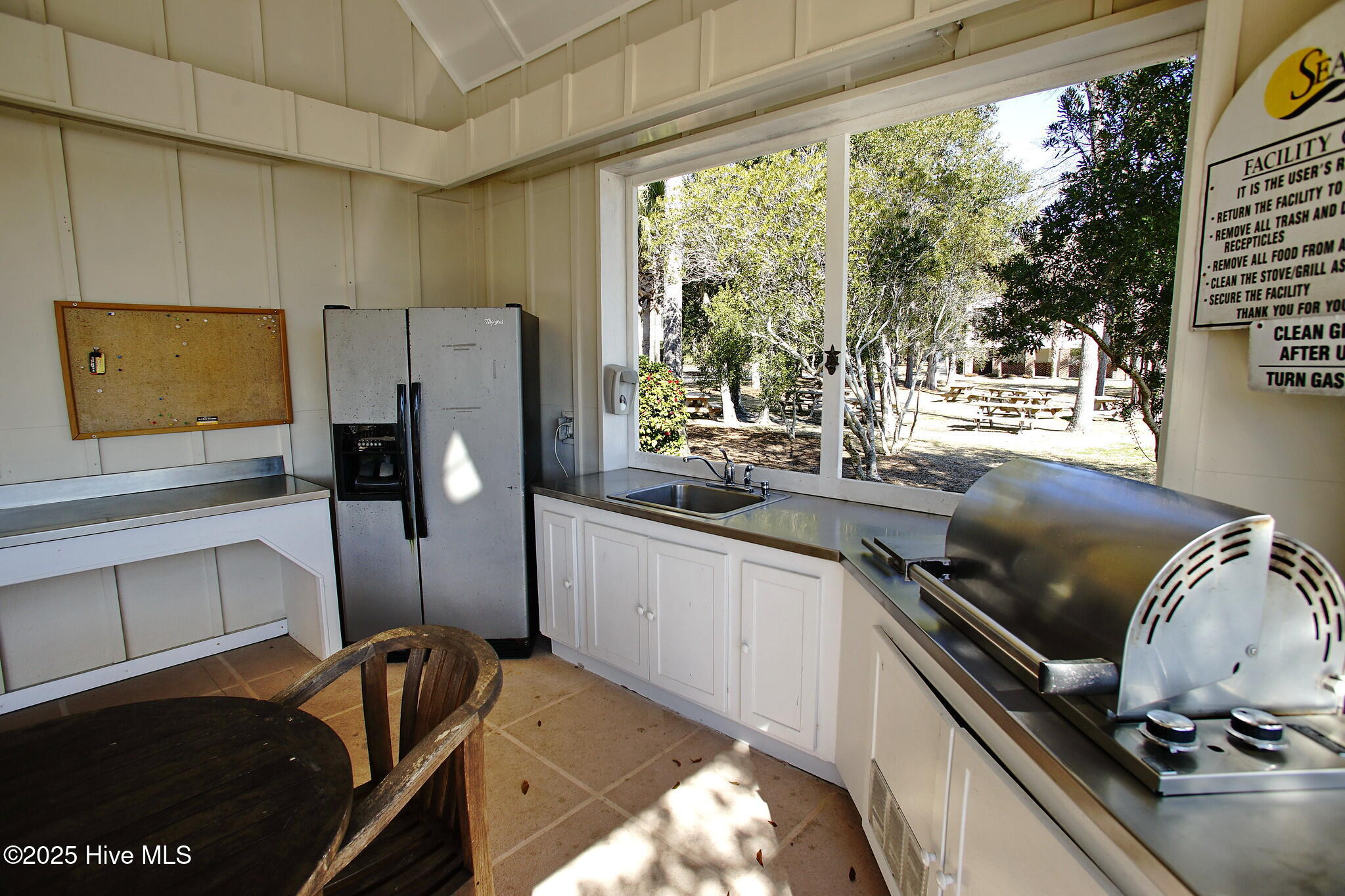 100483452 | Photo 25