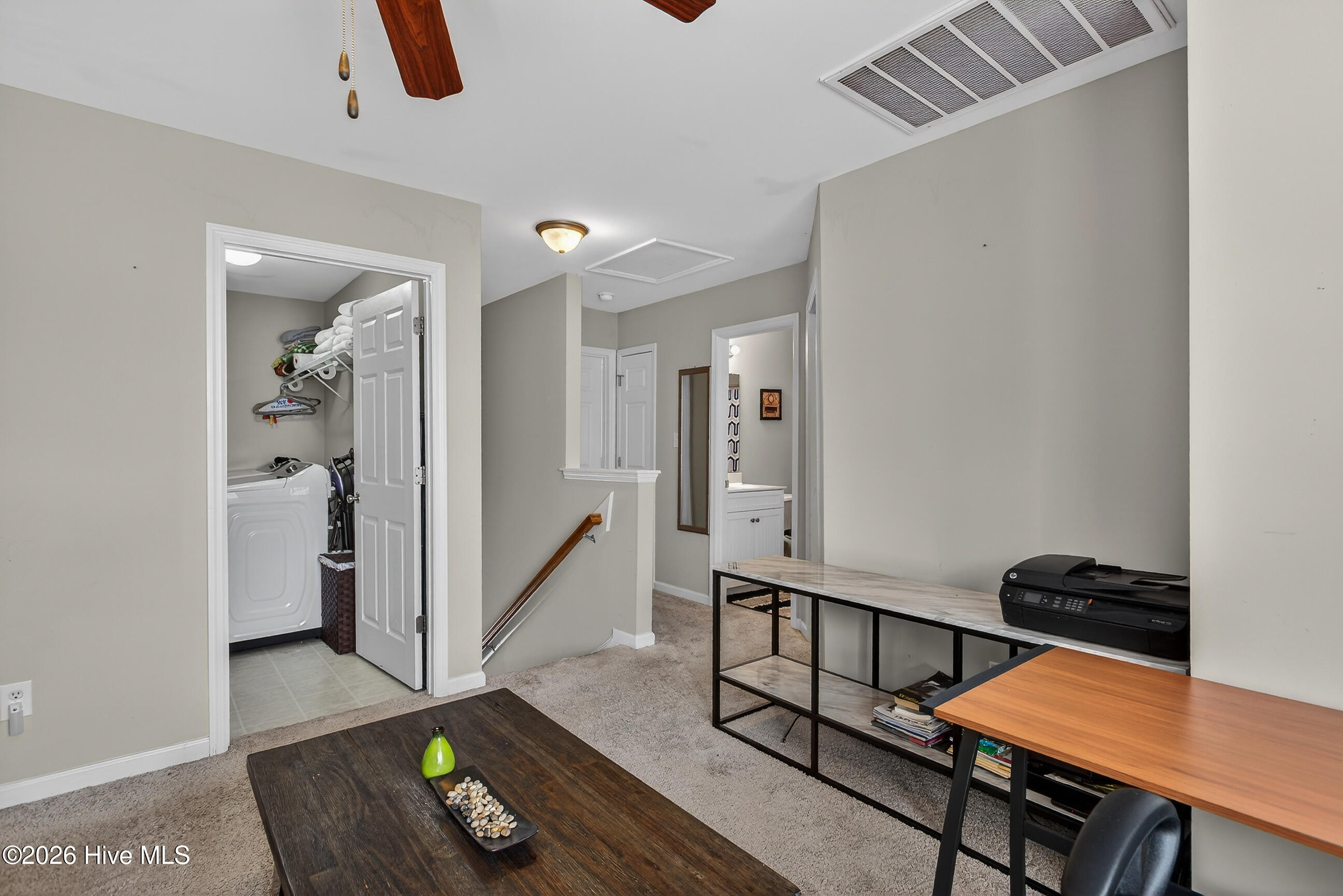 100557000 | Photo 21