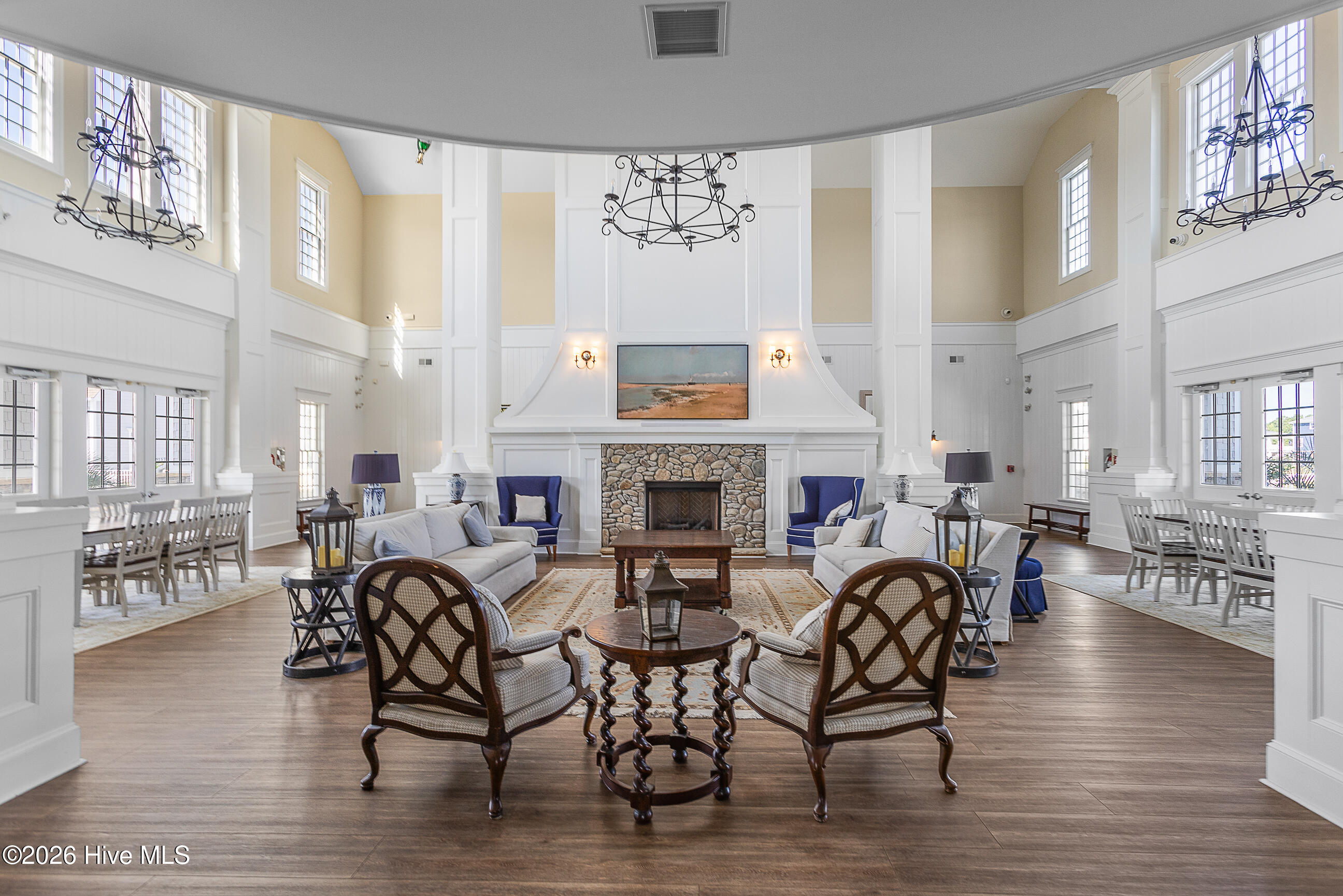 100560315 | Photo 24