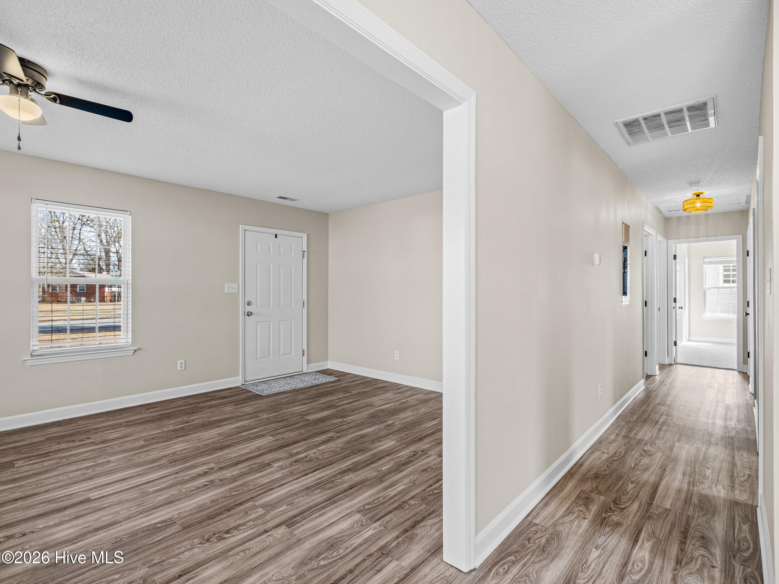 100554469 | Photo 19