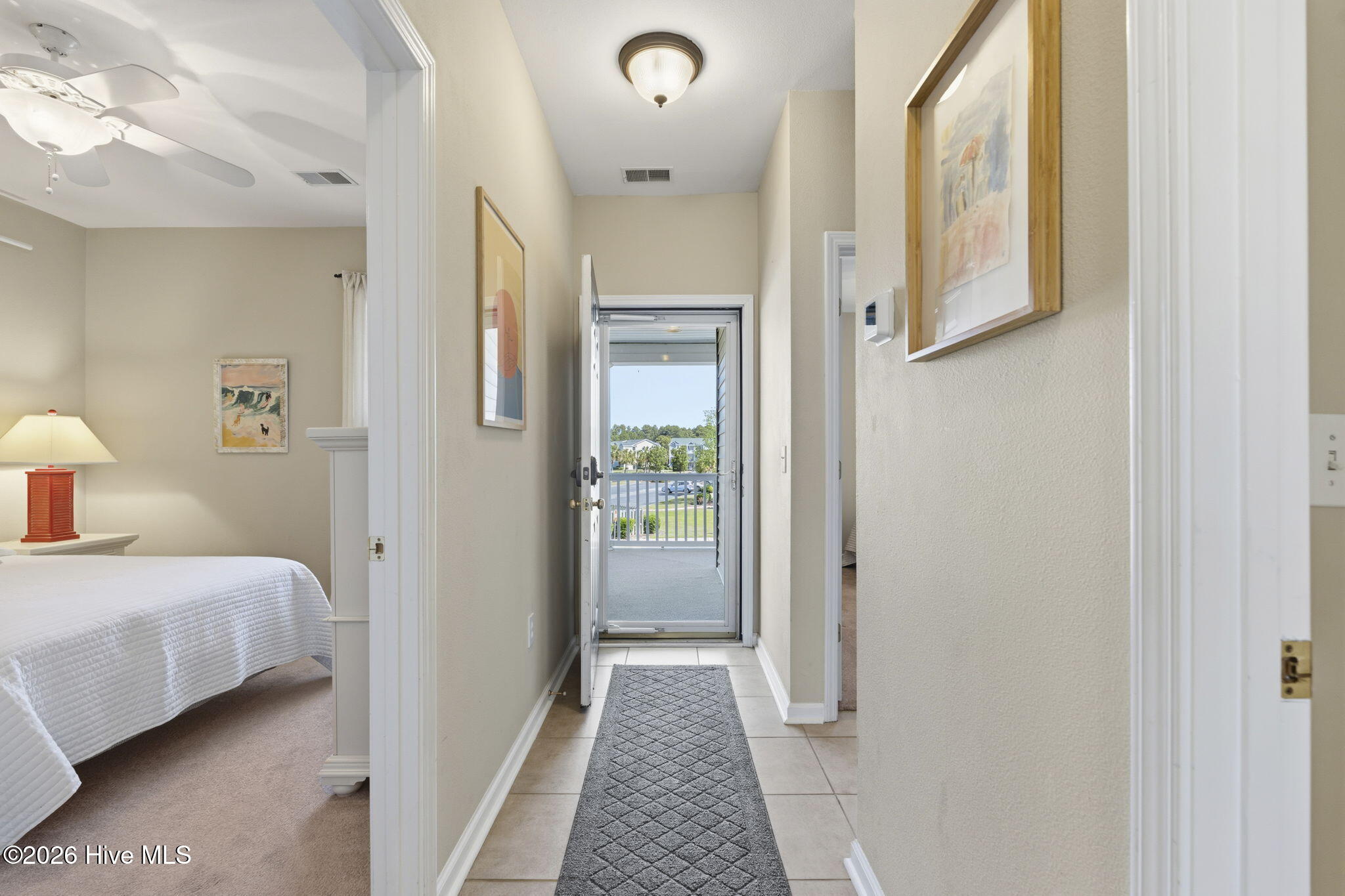 100569052 | Photo 15