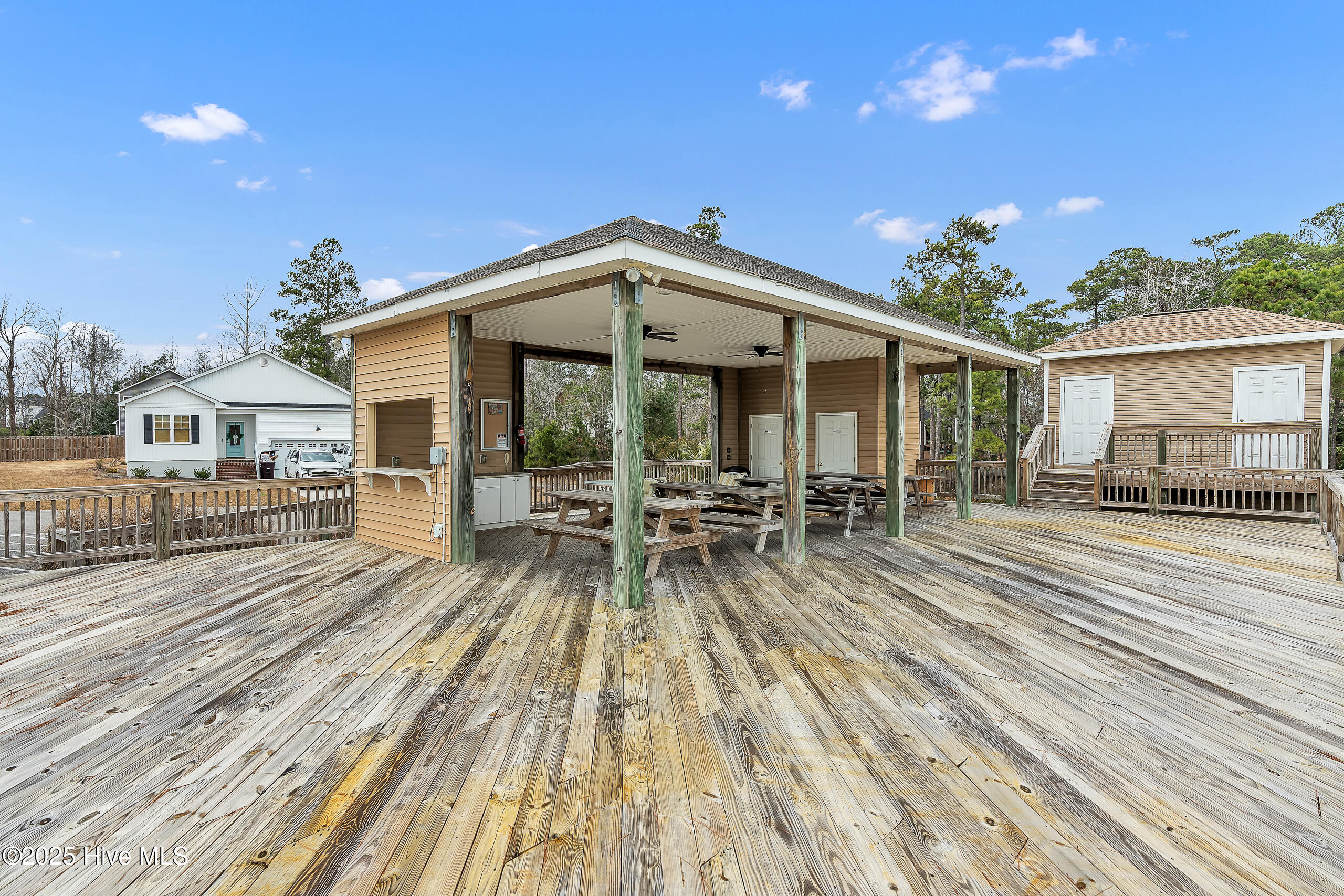 100546927 | Photo 60