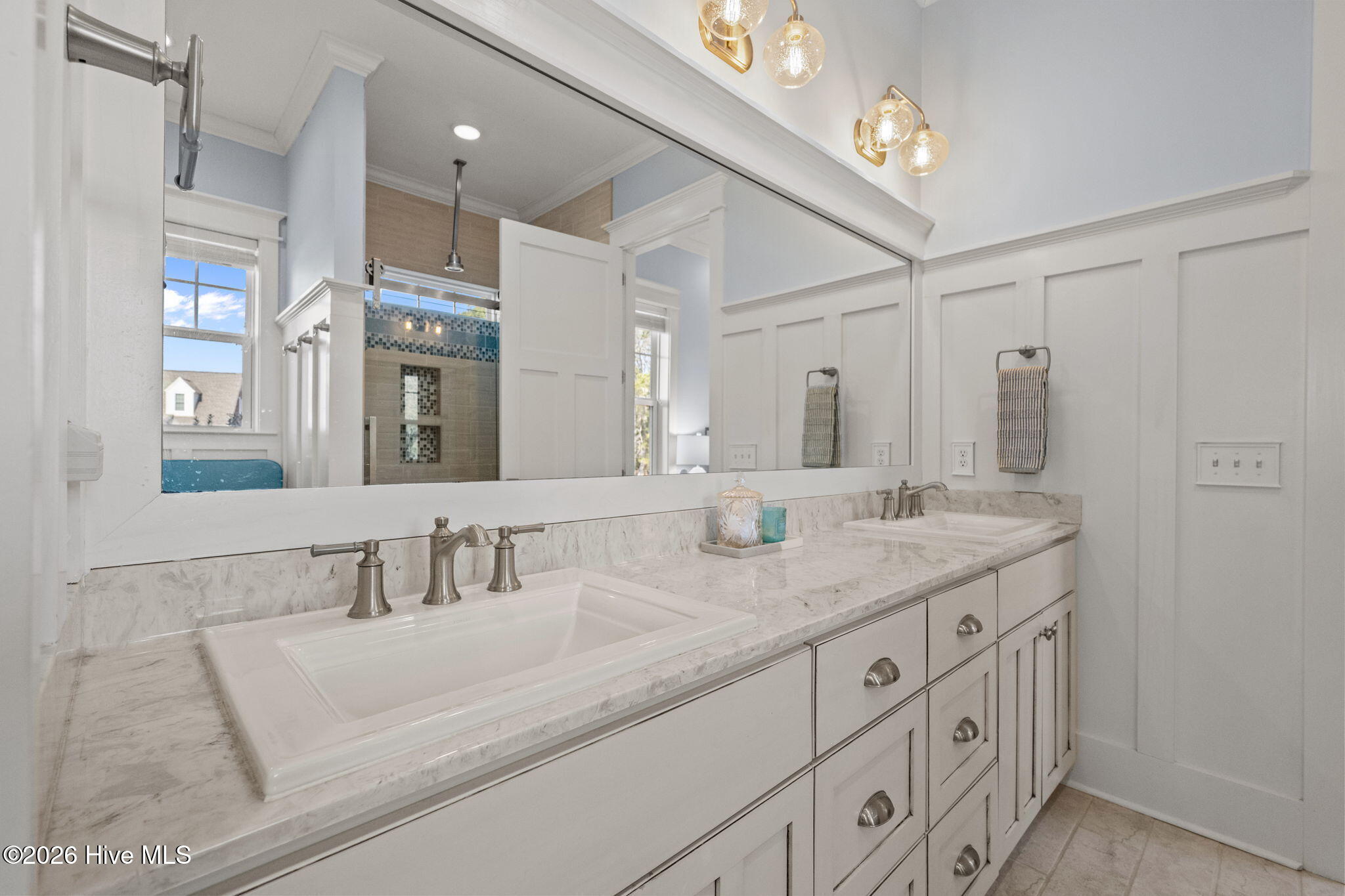 100554318 | Photo 33