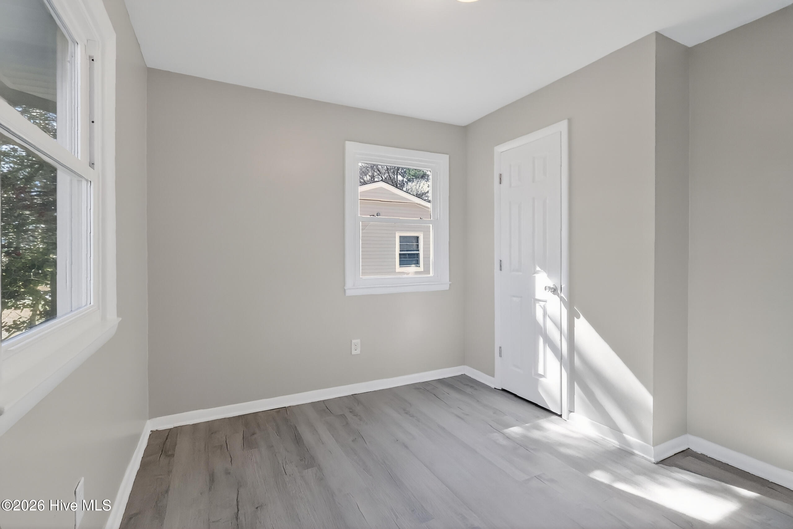 100557276 | Photo 19