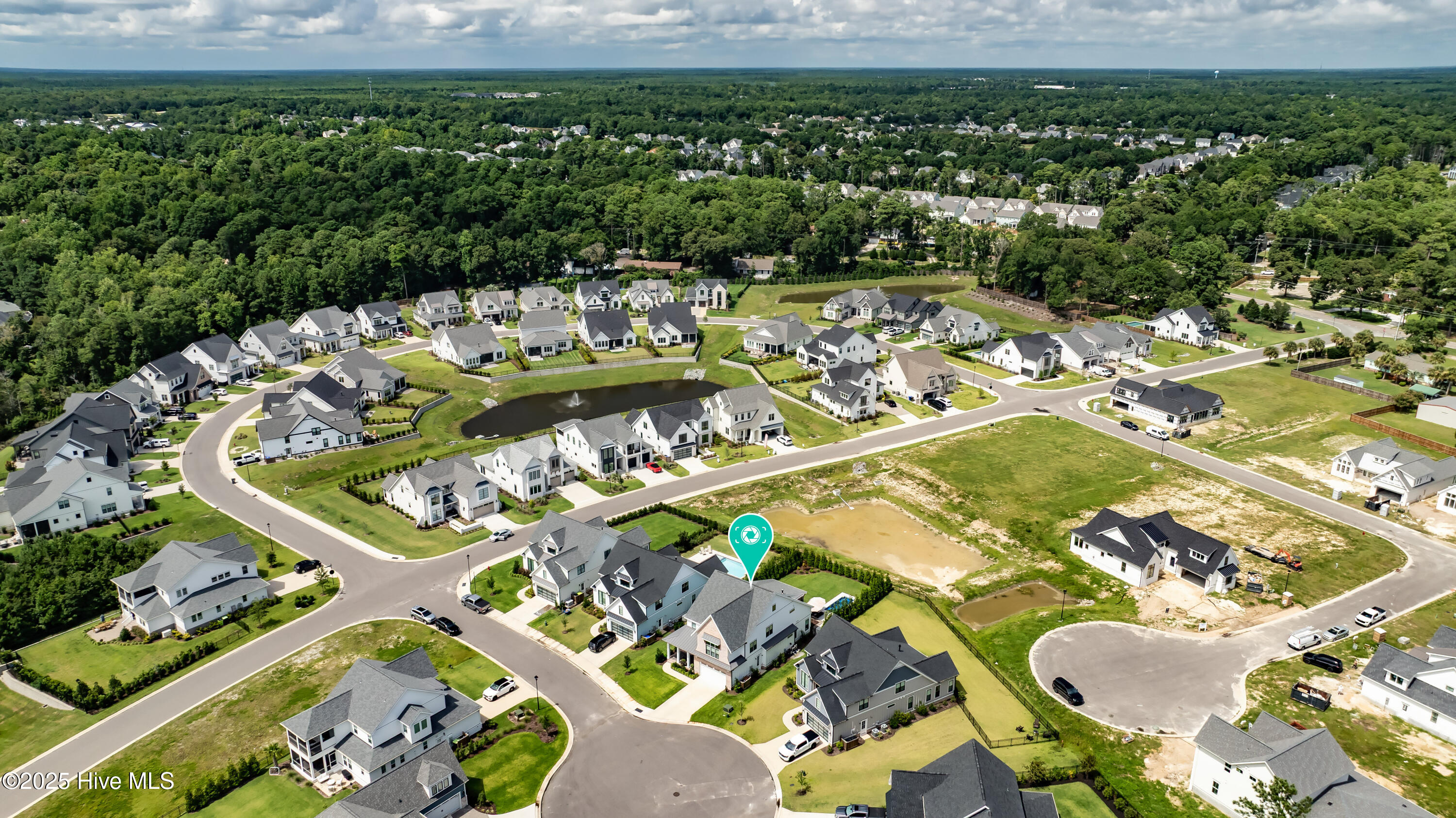 100523935 | Photo 64