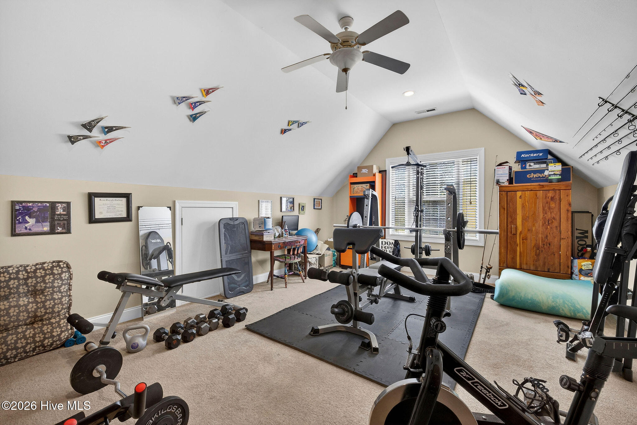 100568034 | Photo 22