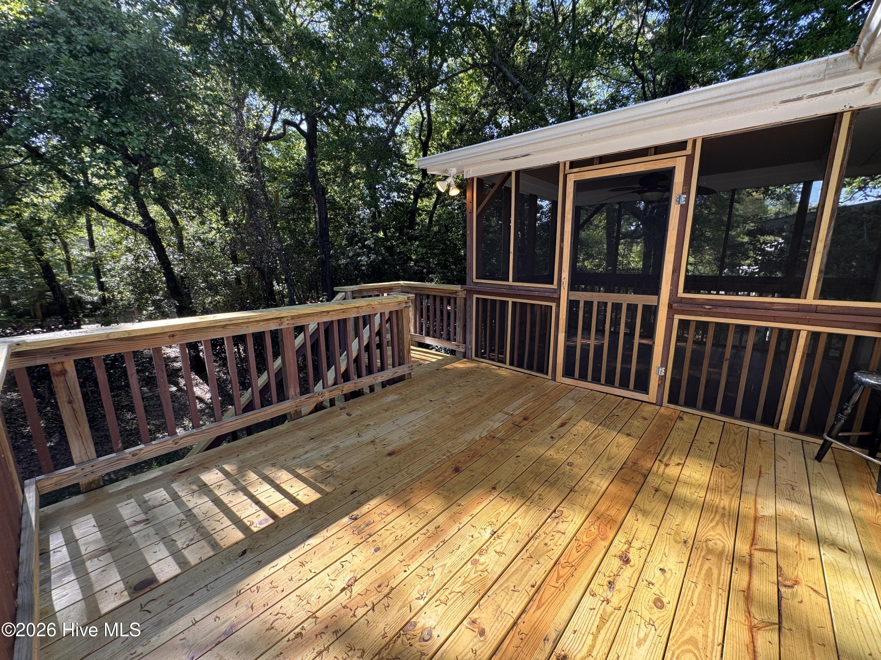 100567539 | Photo 13