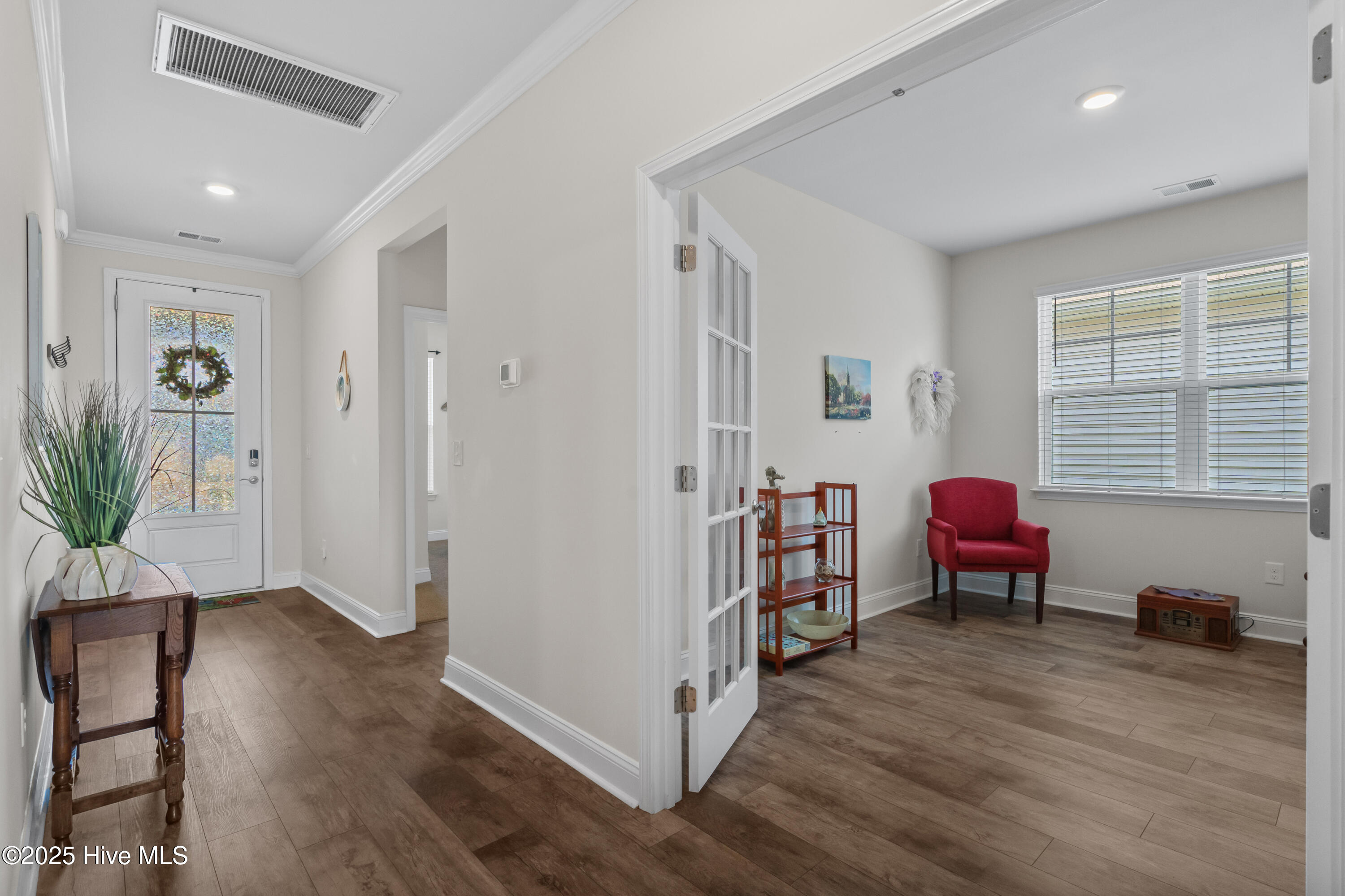 100549848 | Photo 25