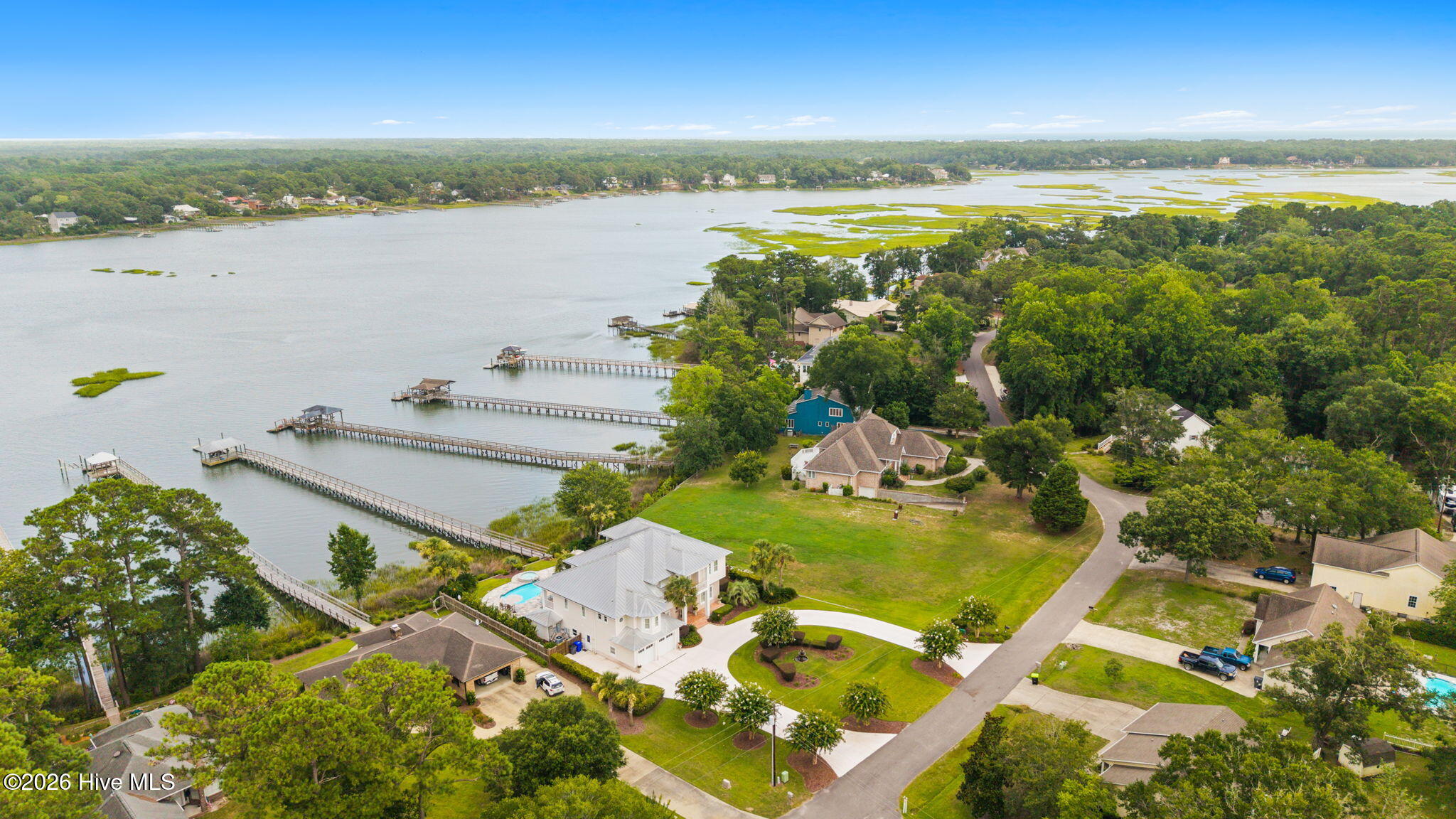 100554709 | Photo 91